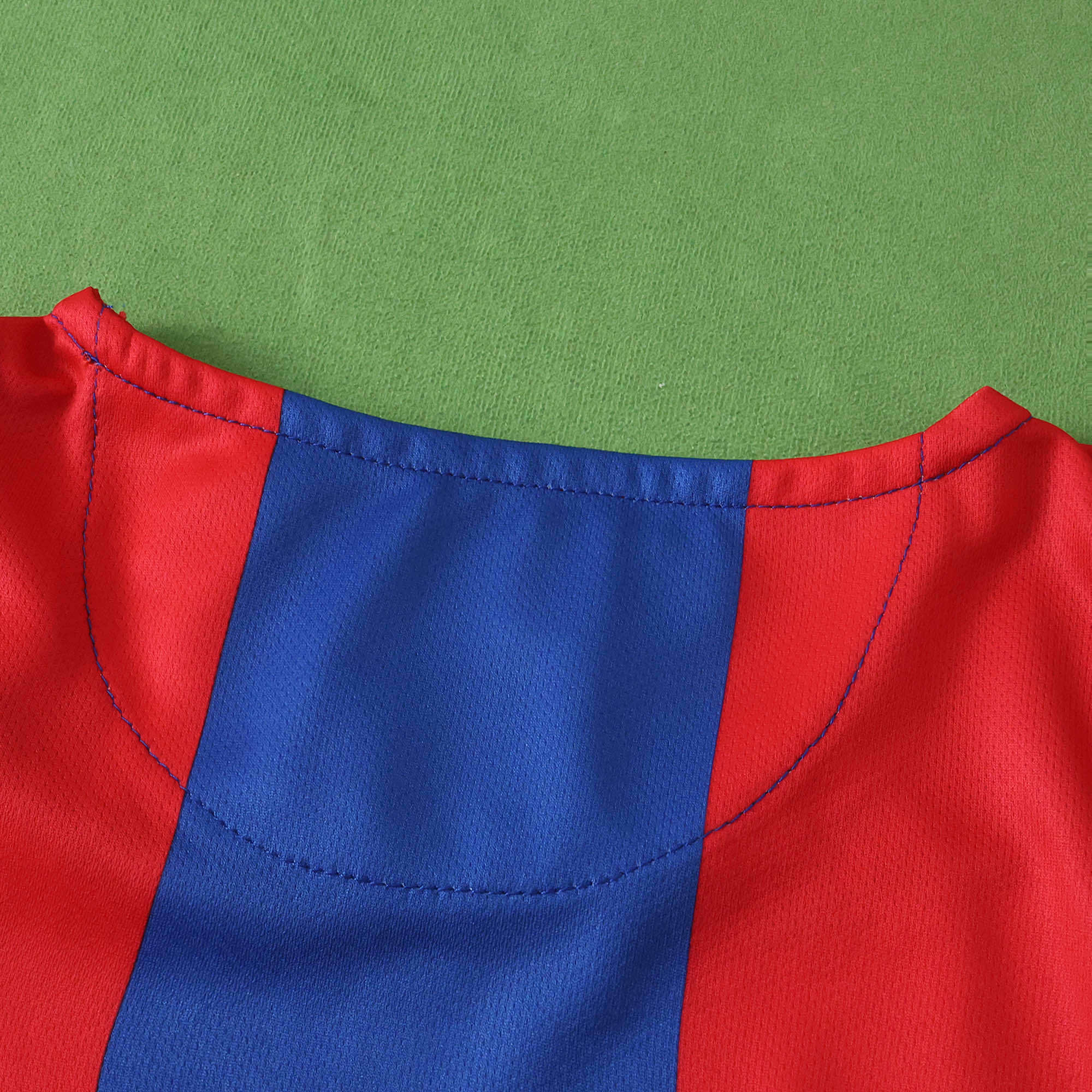 Camisola Principal Barcelona 2004-2005 - Ronaldinho 10 - Versão adepto 9