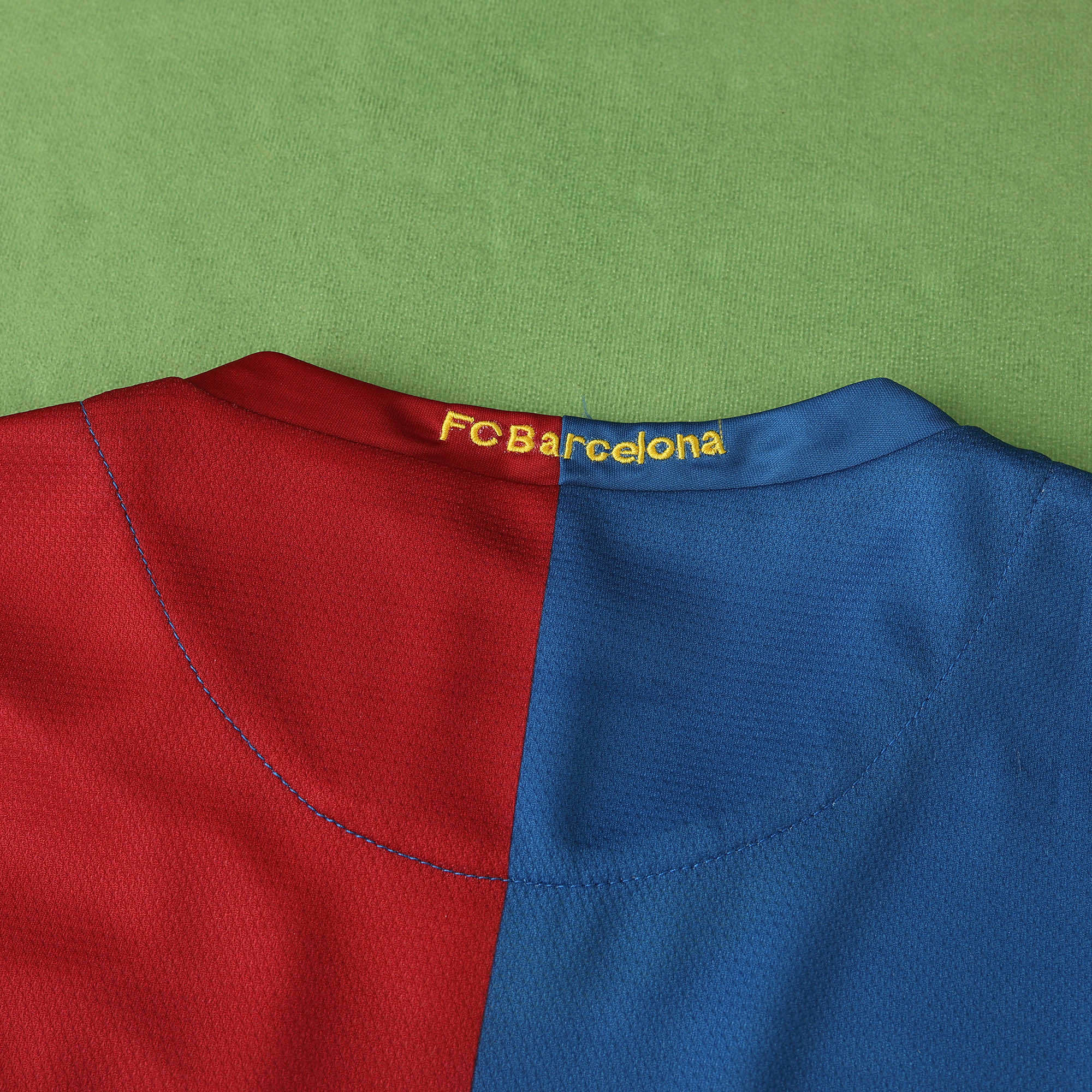 Camisola Principal Barcelona 2006-2007 - Ronaldinho 10 - Versão adepto 10