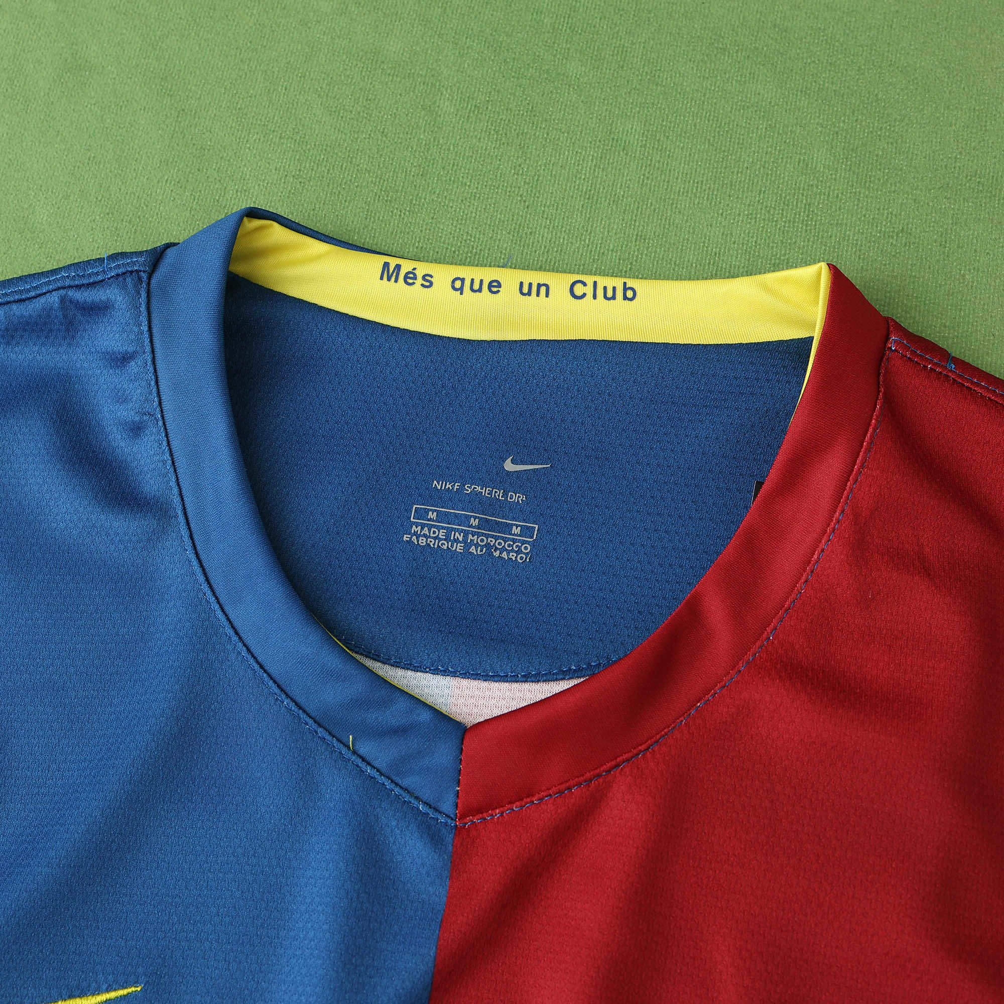 Camisola Principal Barcelona 2006-2007 - Ronaldinho 10 - Versão adepto 7