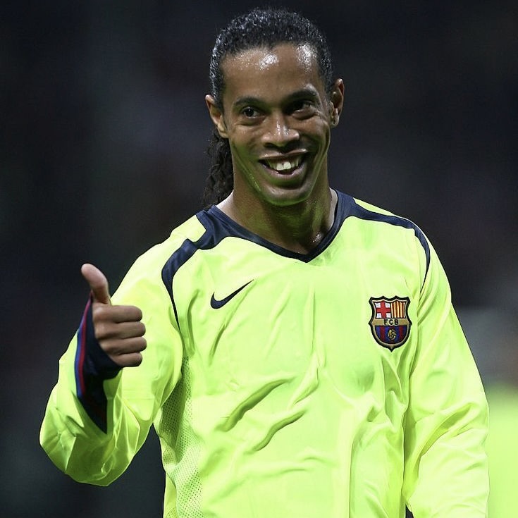 Camisola alternativa Barcelona 2005-06 - Ronaldinho 10 - Versão adepto 2