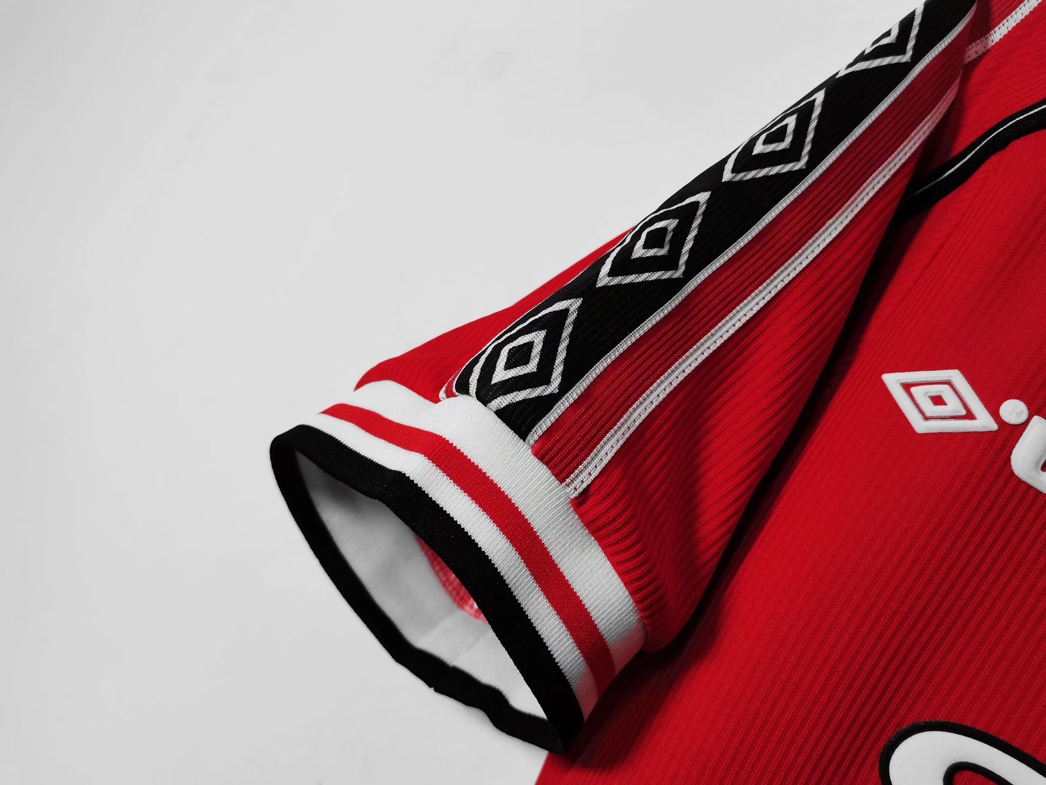 Camisola principal Man United 1998/1999 - Beckham 7 - Versão adepto 12