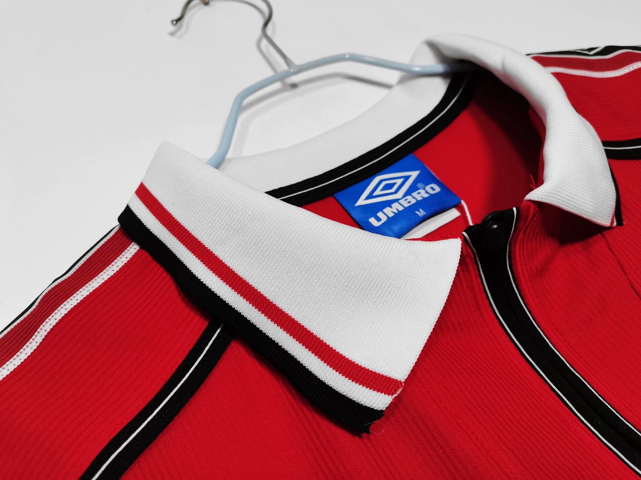 Camisola principal Man United 1998/1999 - Beckham 7 - Versão adepto 8