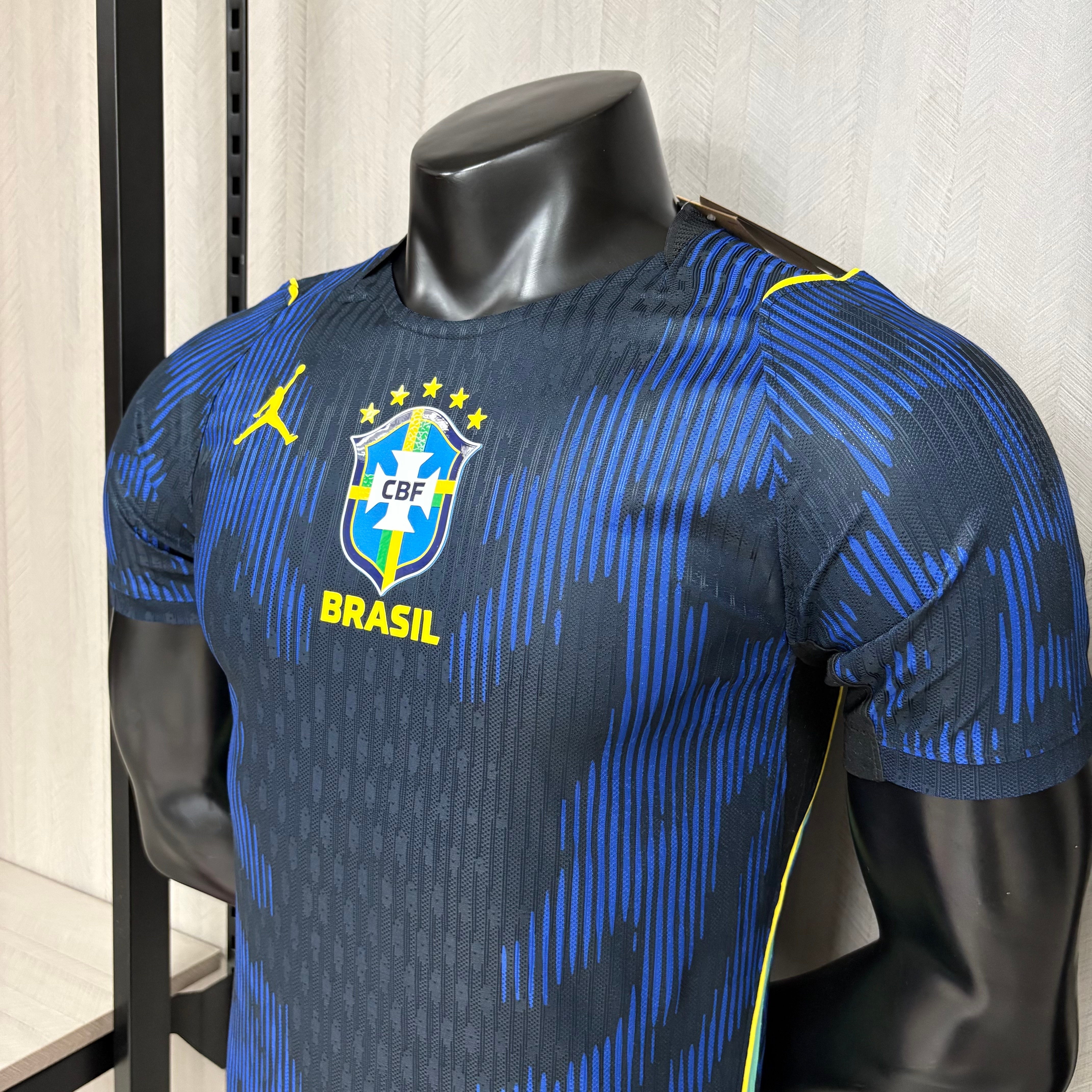Camisola alternativa Brasil Mundial 2026 - Versão Jogador 6