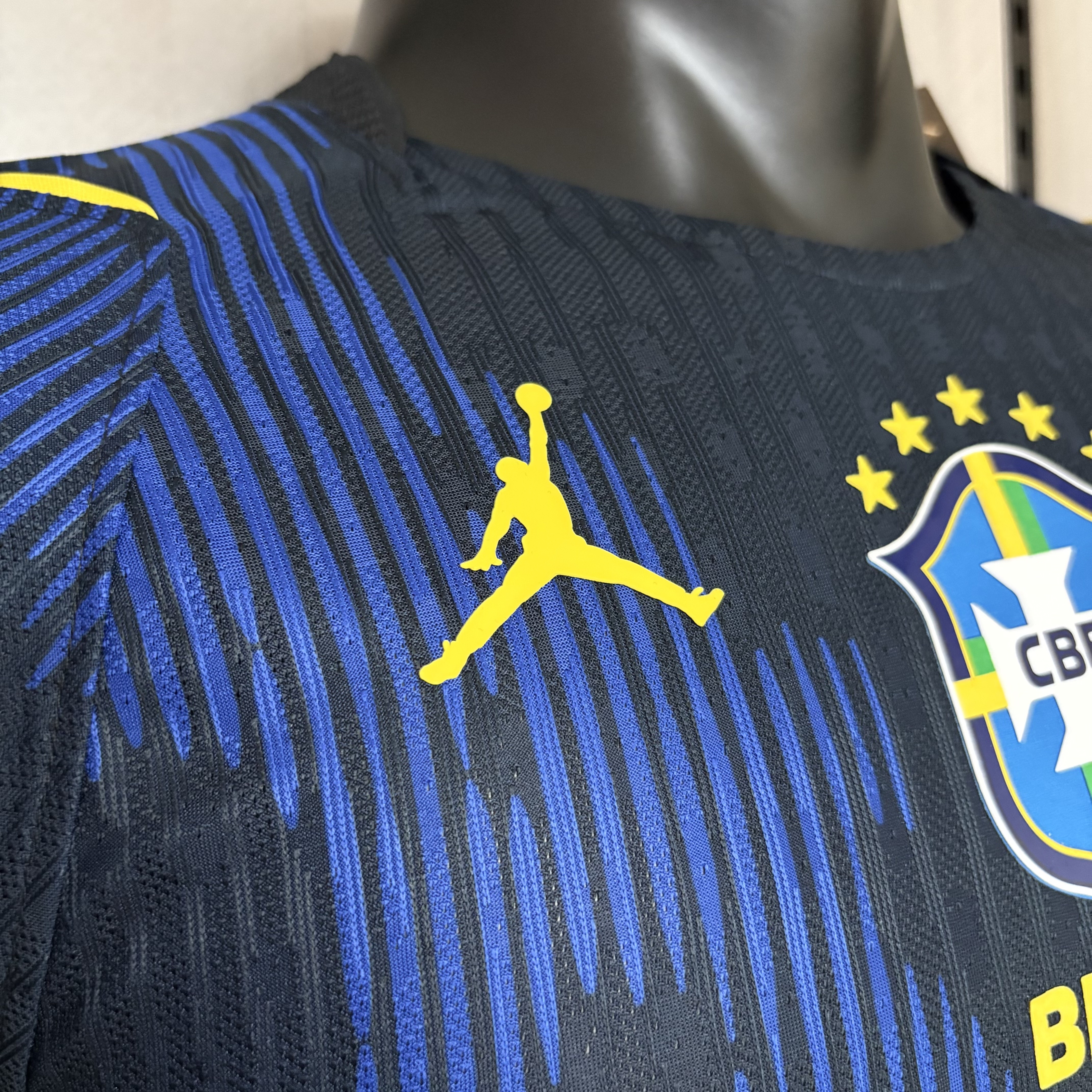 Camisola alternativa Brasil Mundial 2026 - Versão Jogador 4