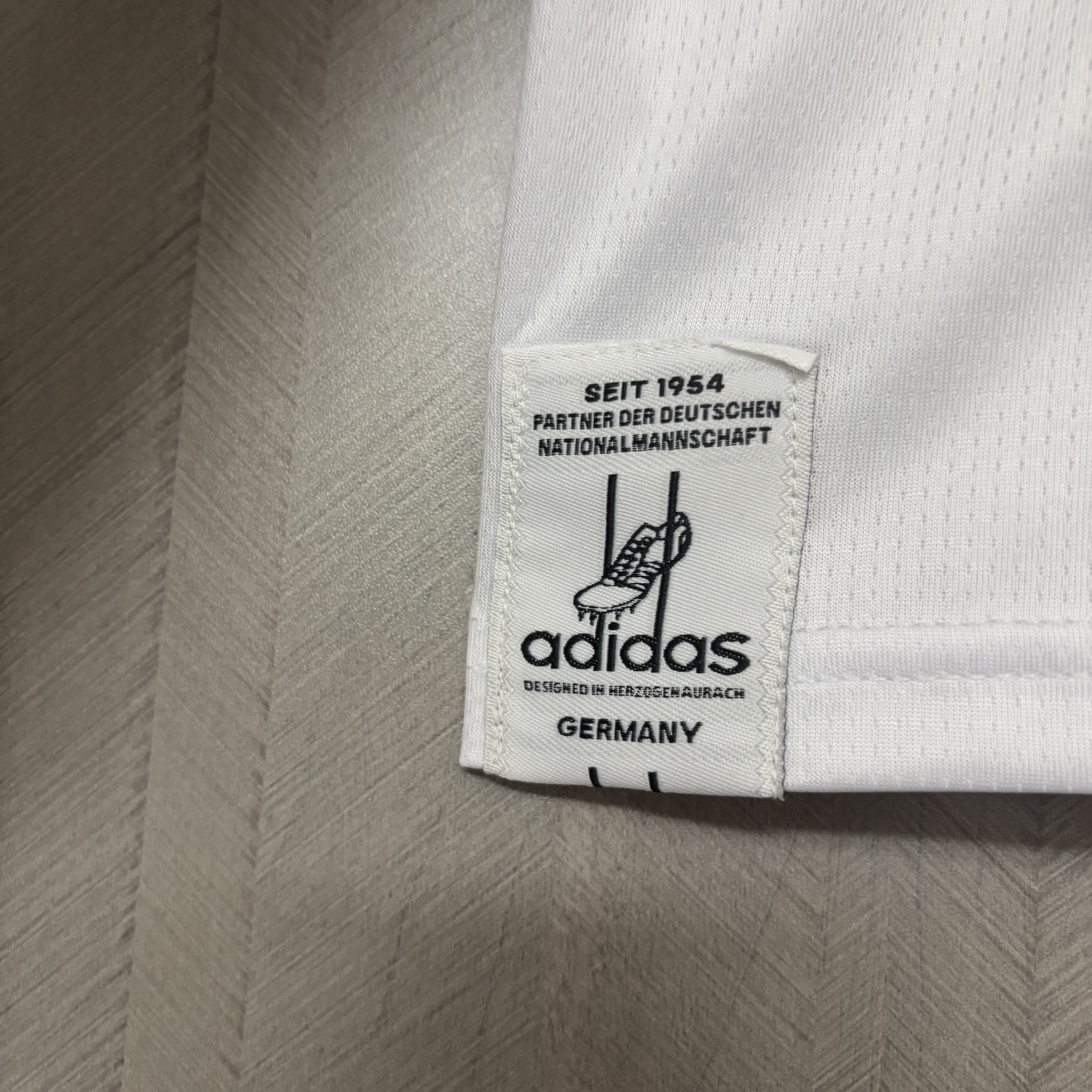 Camisola Principal Alemanha Mundial 2026 Manga comprida - Versão adepto 9