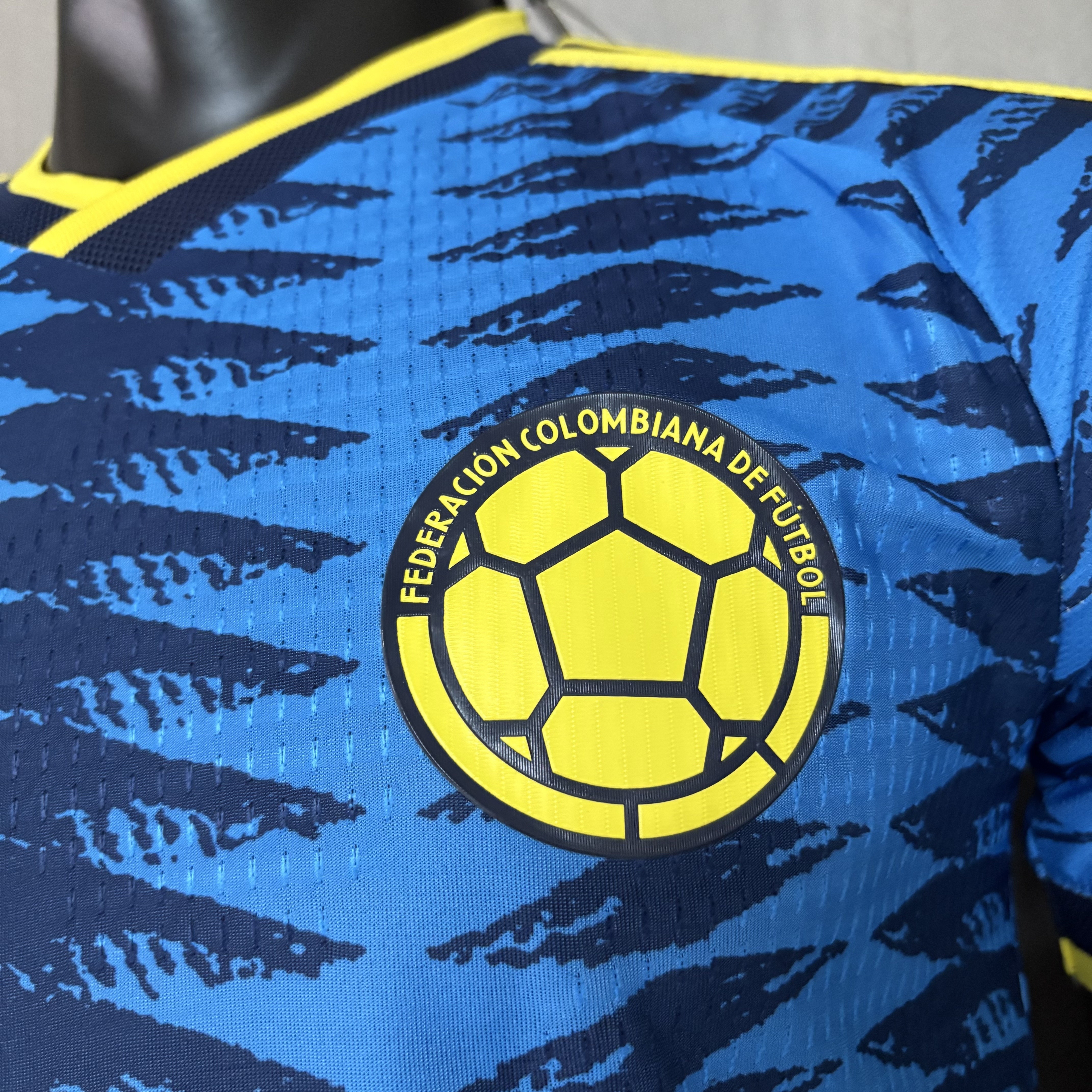 Camisola alternativa Colombia Mundial 2026 - Versão Jogador 3