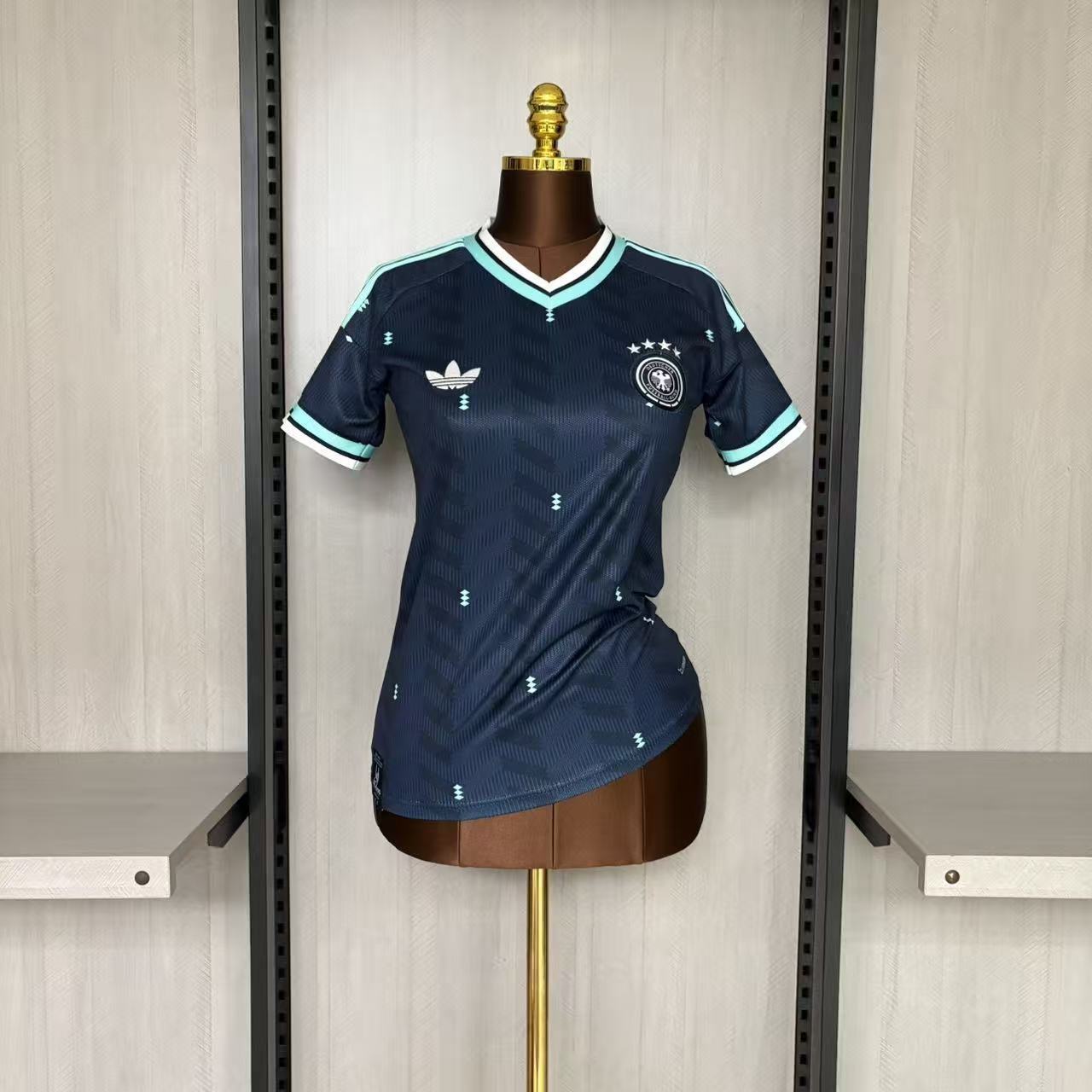Camisola alternativa Alemanha Mundial 2026 - Versão feminina 1