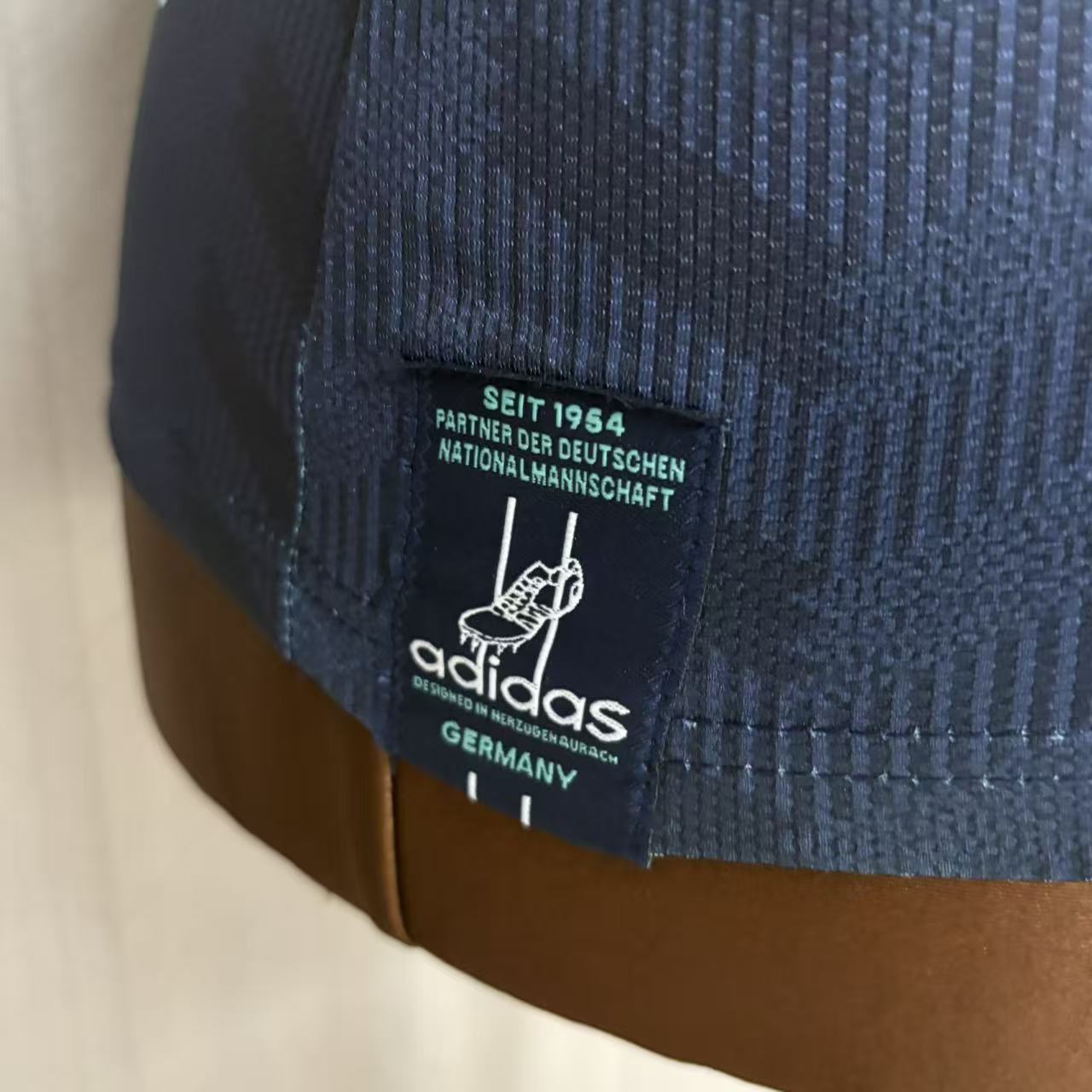 Camisola alternativa Alemanha Mundial 2026 - Versão feminina 10