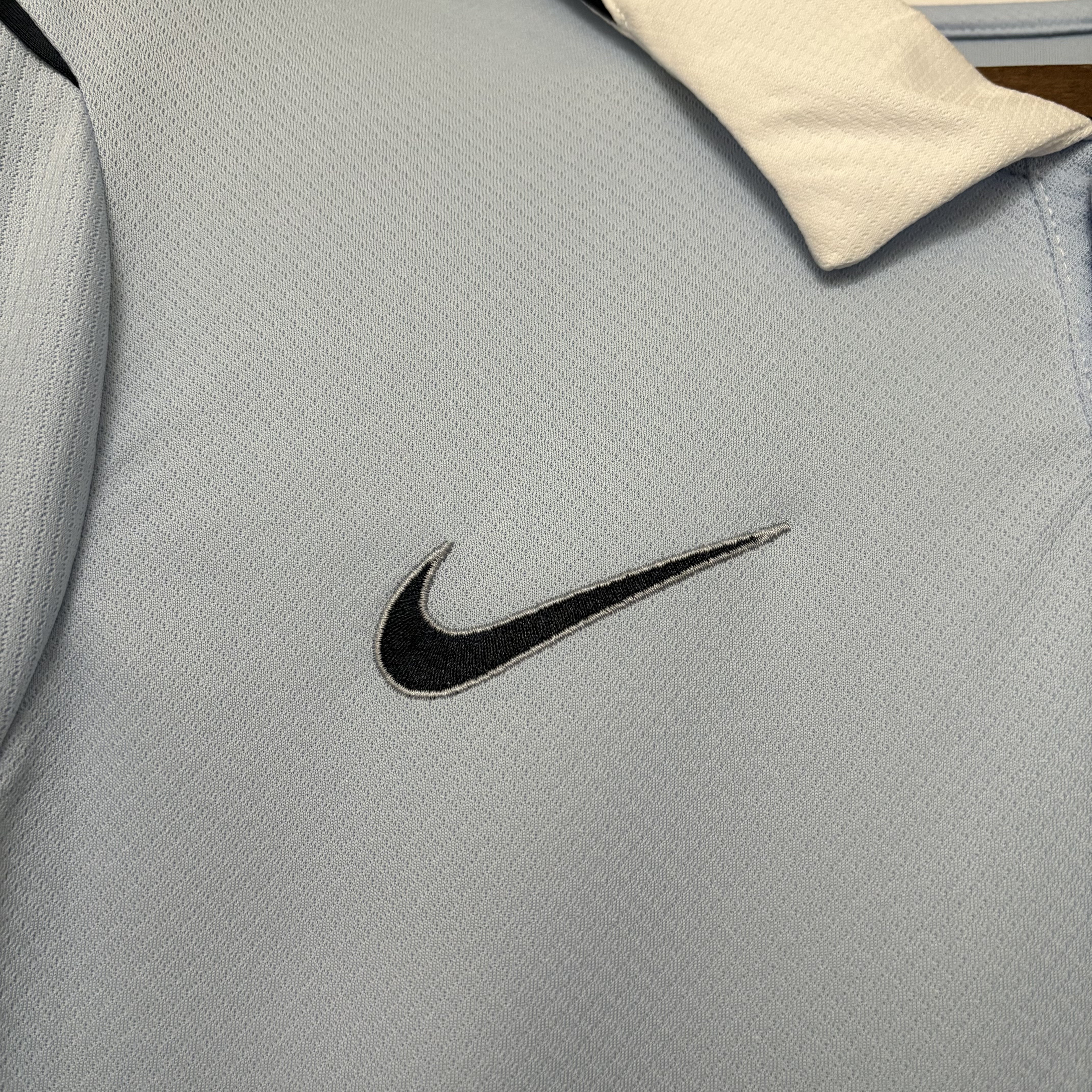 Camisola principal Uruguai Mundial 2026 - Versão adepto 4