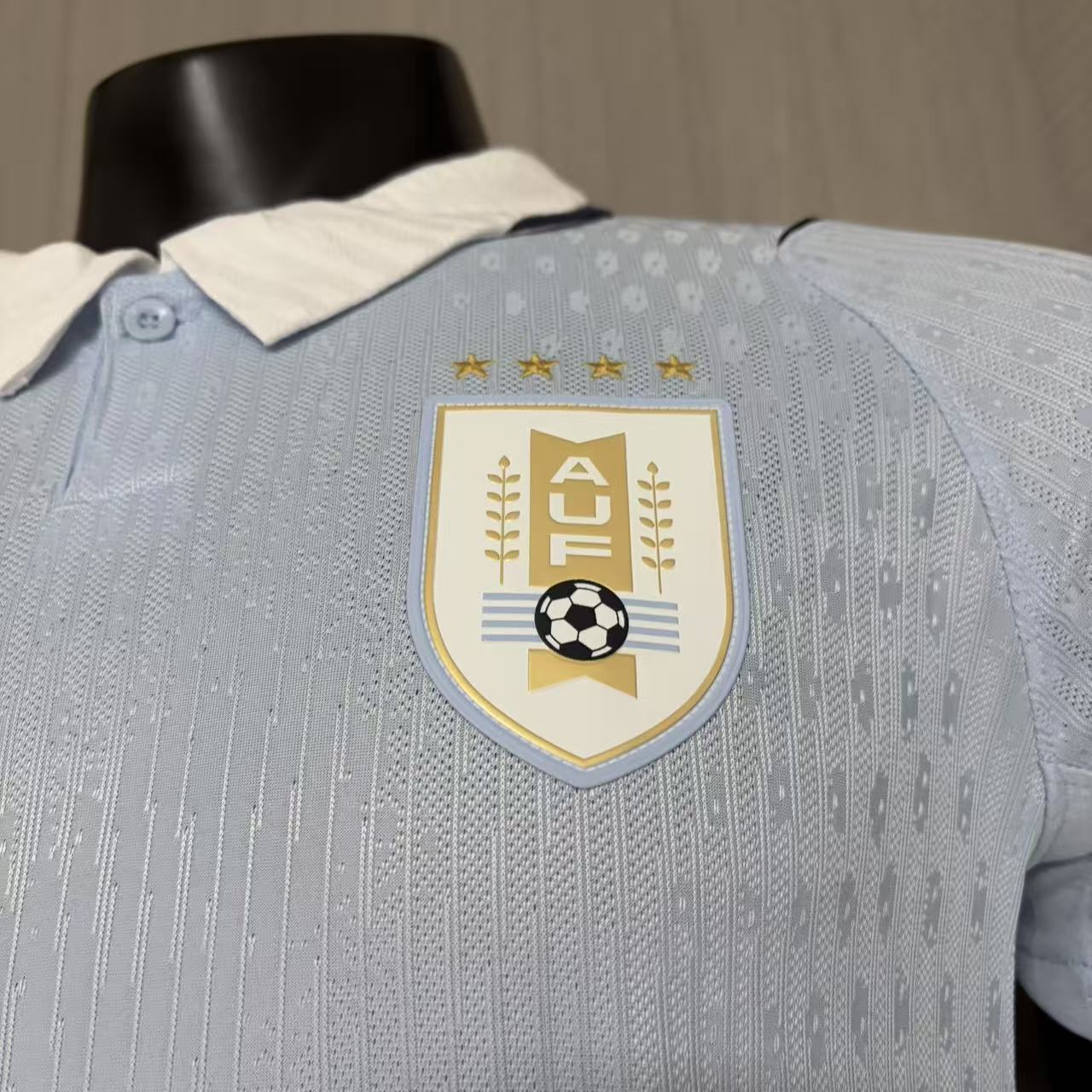 Camisola principal Uruguai Mundial 2026 - Versão jogador 3