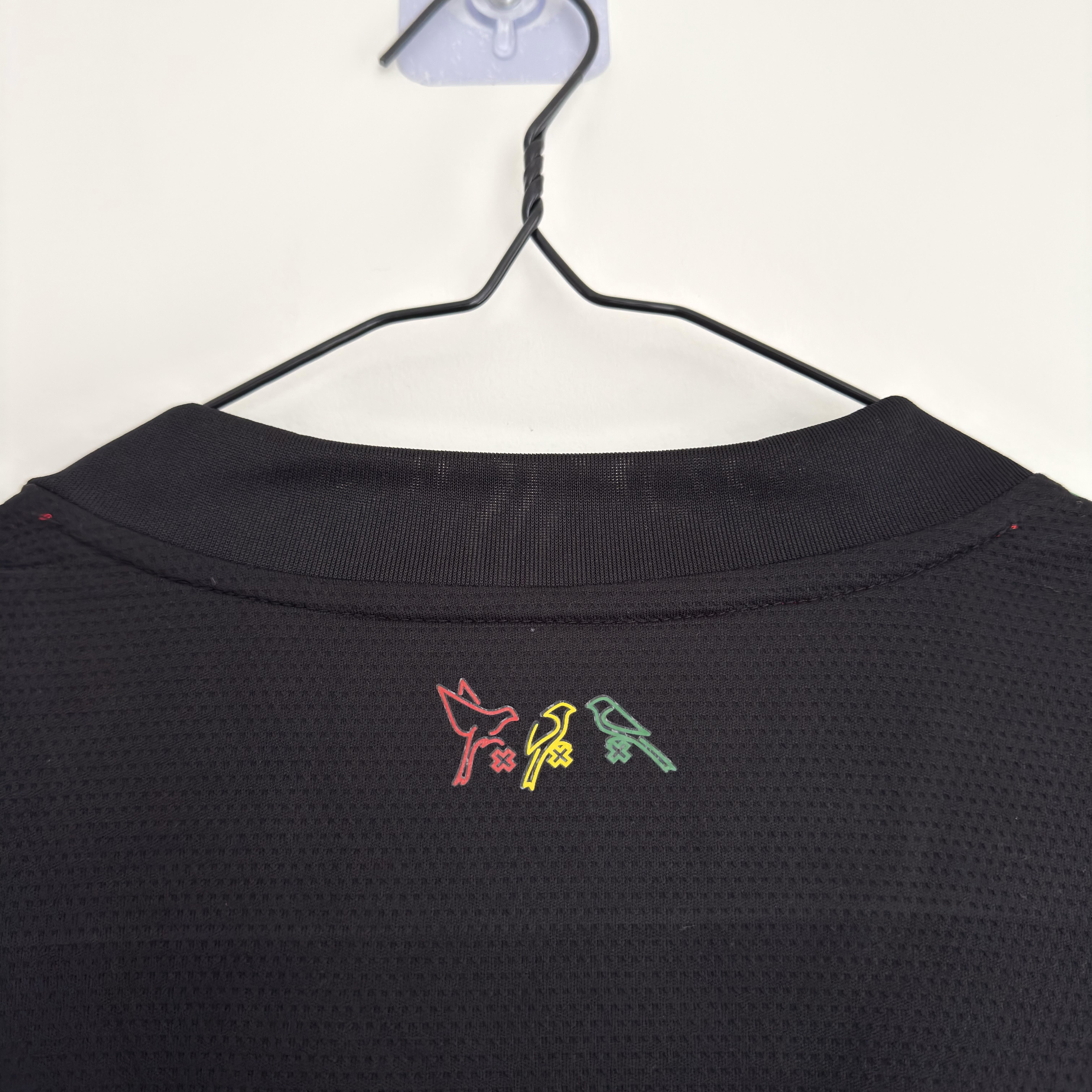 3ª Camisola Ajax 2021/2022 Three Little Birds - Versão adepto - Tamanho XL 8