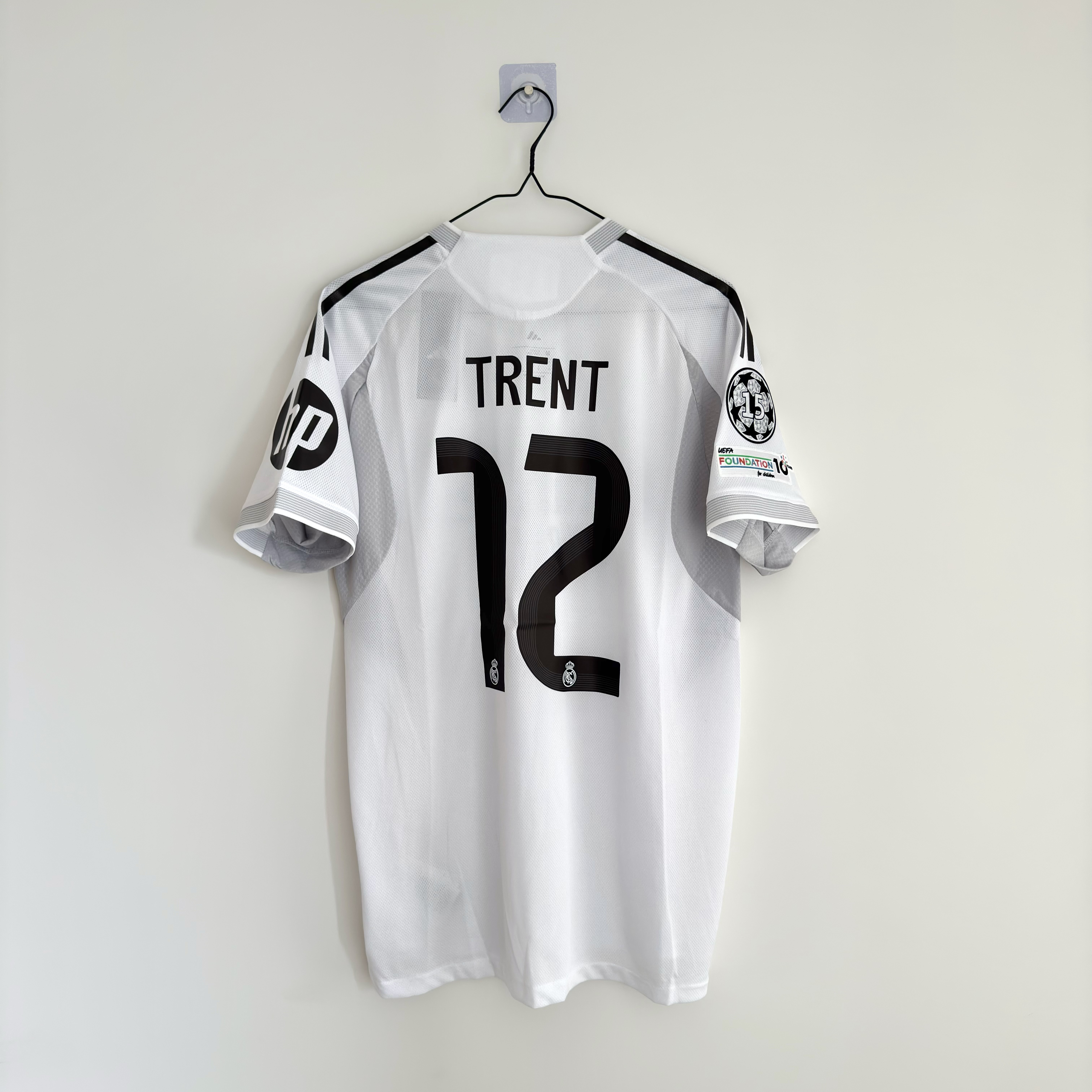 Camisola principal Real Madrid 2025/2026 - Trent 12 - Versão jogador - Tamanho M 1
