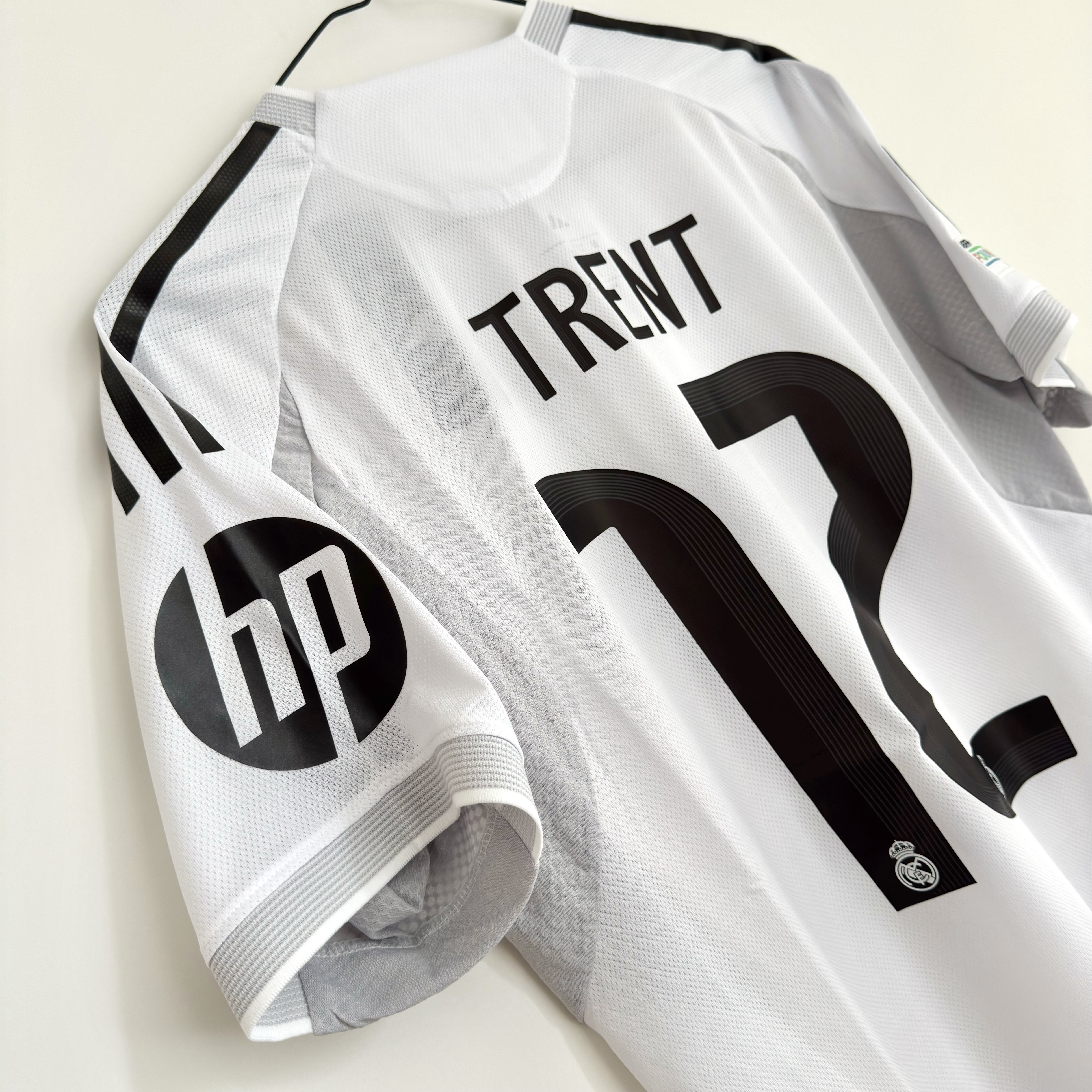 Camisola principal Real Madrid 2025/2026 - Trent 12 - Versão jogador - Tamanho M 3