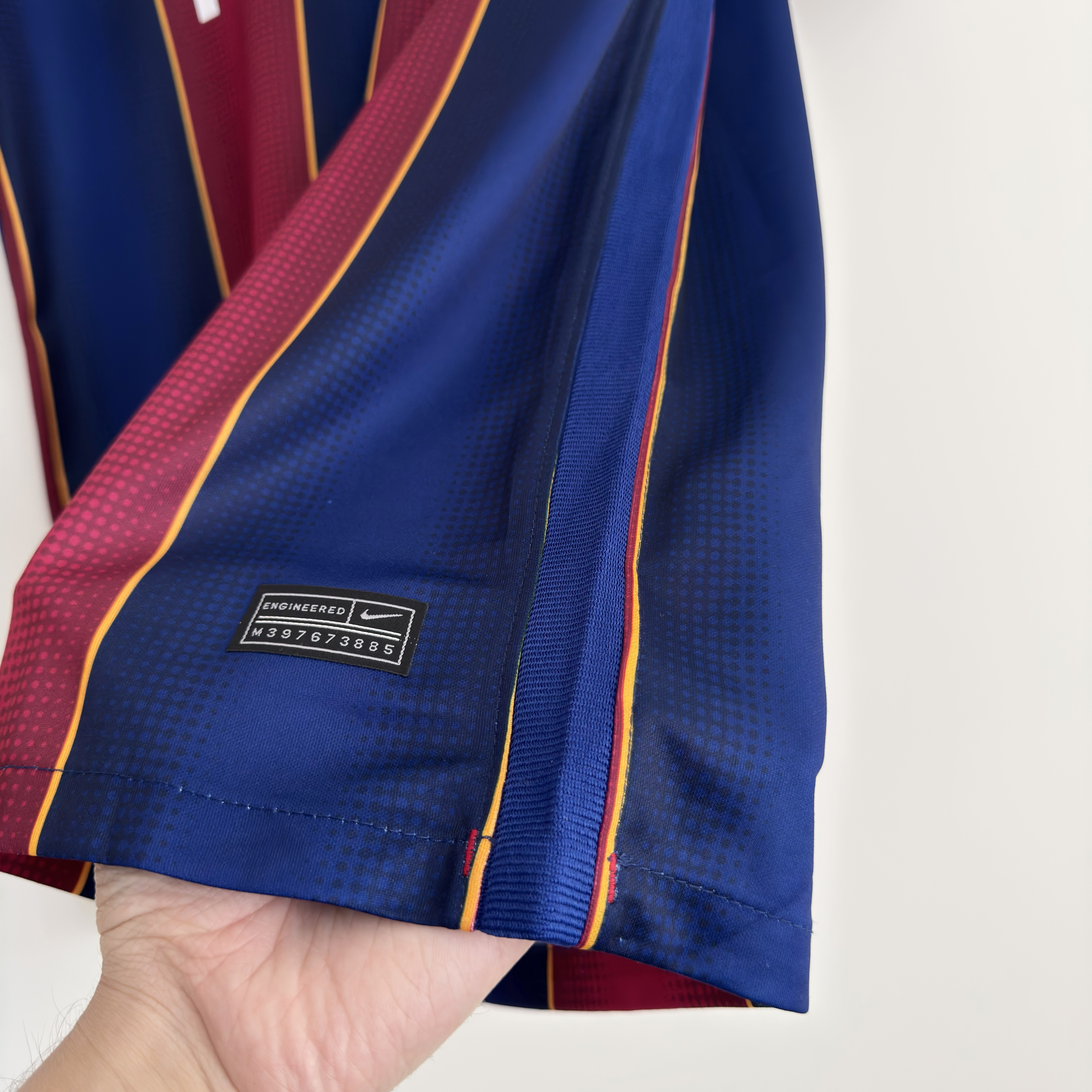 Camisola principal Barcelona 2020/2021 - Messi 10 - Versão adepto - Tamanho M 12