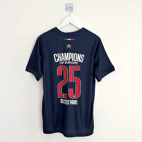 Camisola principal PSG Campeões da Europa 2024/2025 Versão adepto - Tamanho M
