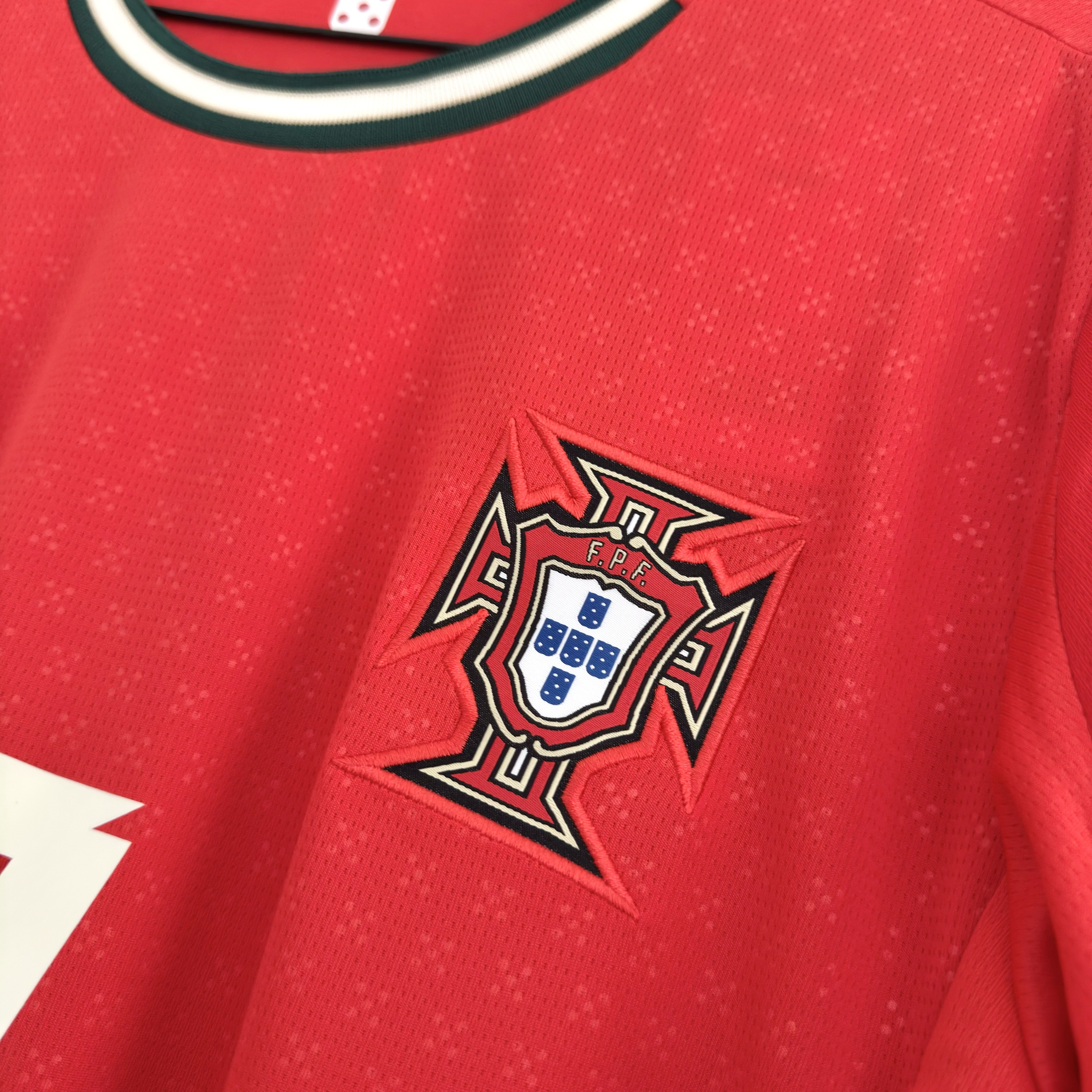 Camisola principal Portugal 2025 - Ronaldo 7 - Versão adepto - Tamanho M 7