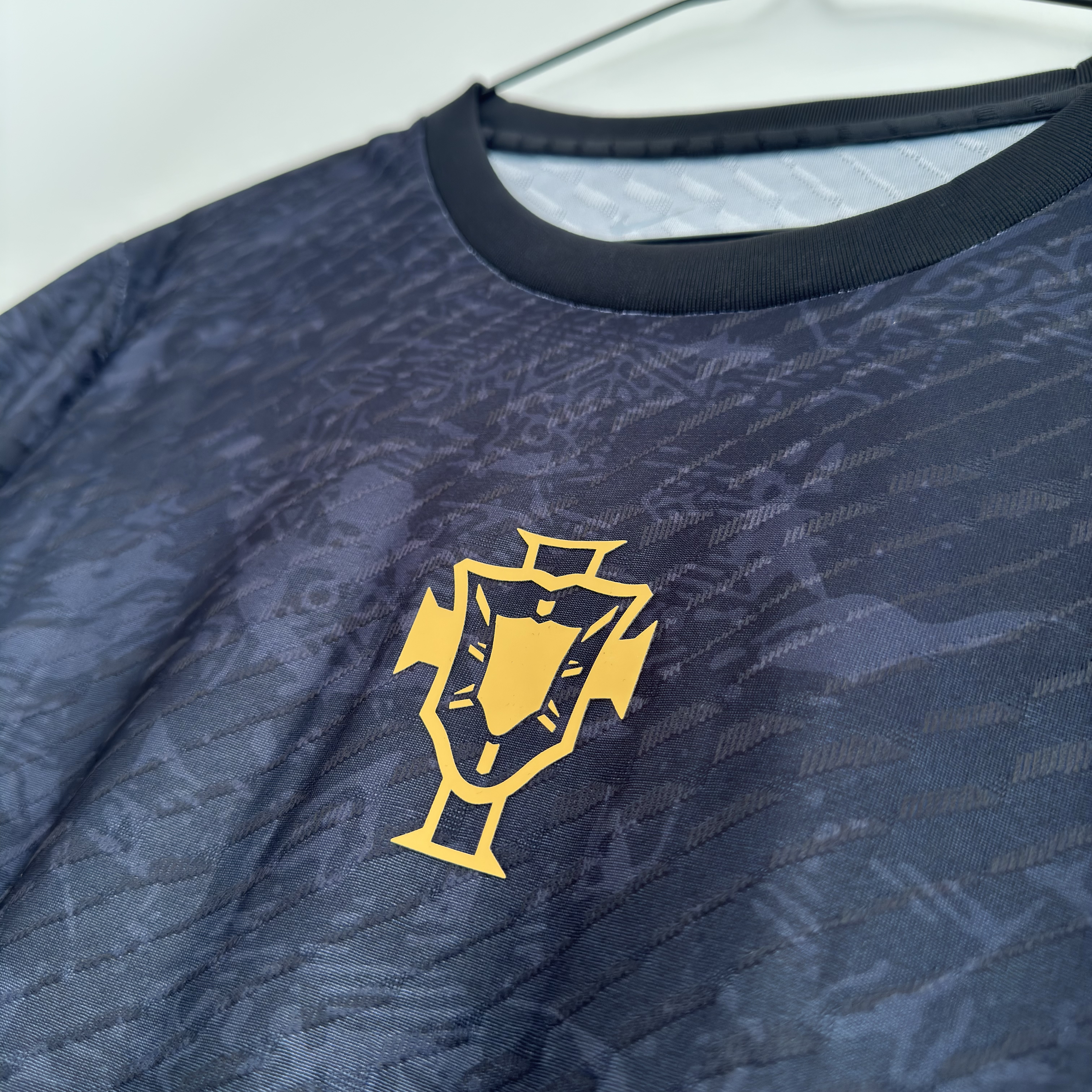 Camisola Portugal GOAT - Edição Especial CR7 - Versão jogador - Tamanho S 10