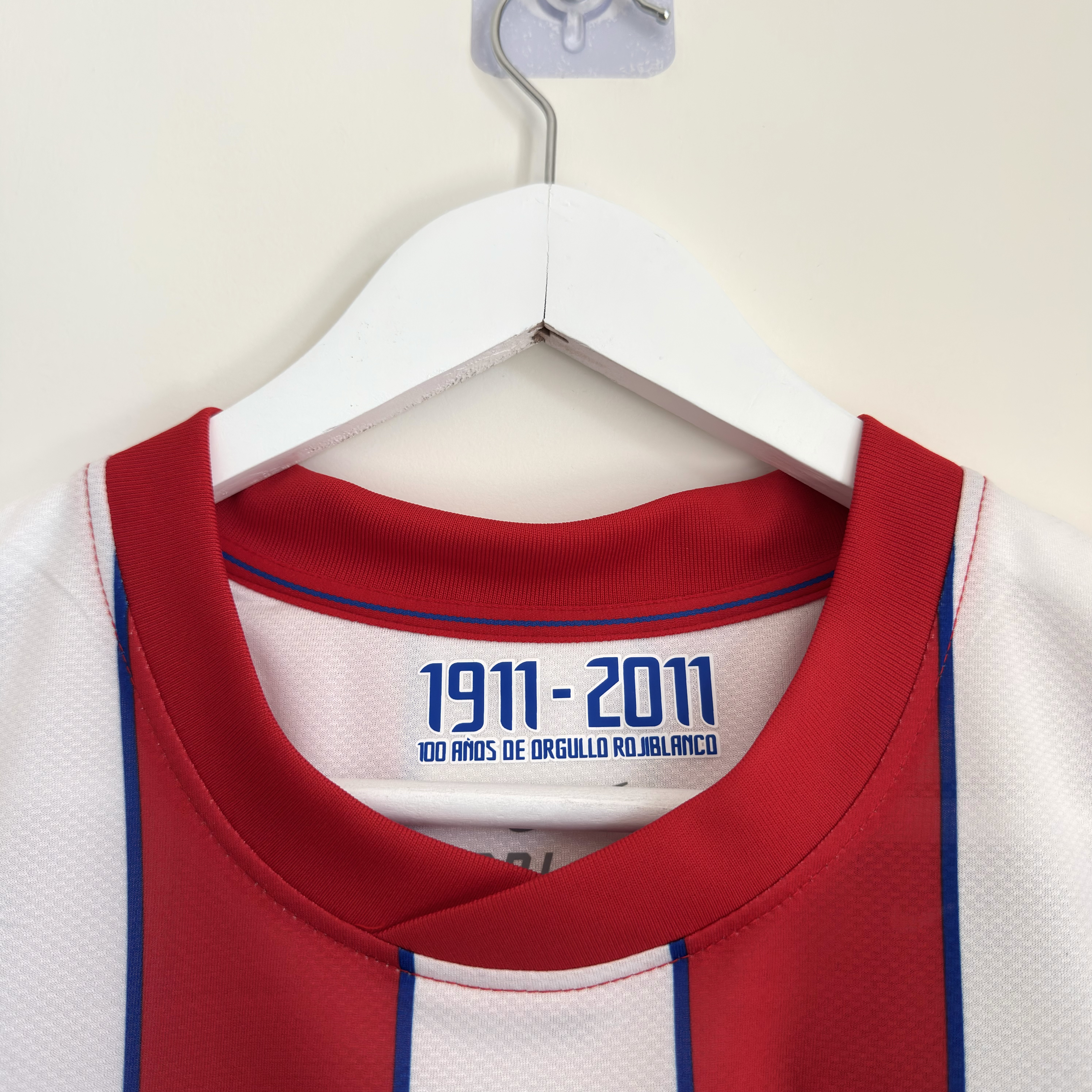 Camisola principal Atlético de Madrid Final Liga Europa 2011/2012 - Falcao 9 - Versão adepto - Tamanho M 8