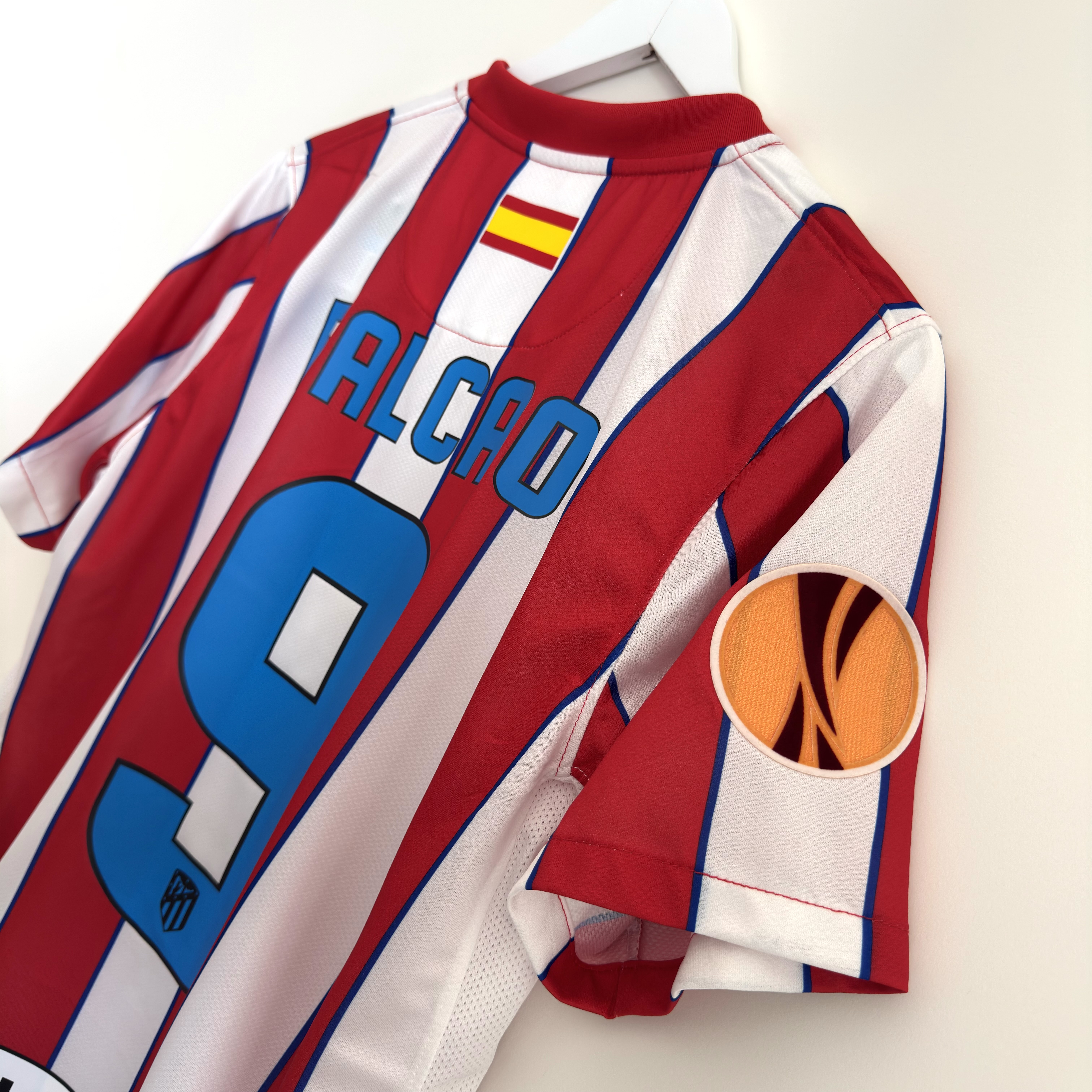 Camisola principal Atlético de Madrid Final Liga Europa 2011/2012 - Falcao 9 - Versão adepto - Tamanho M 5