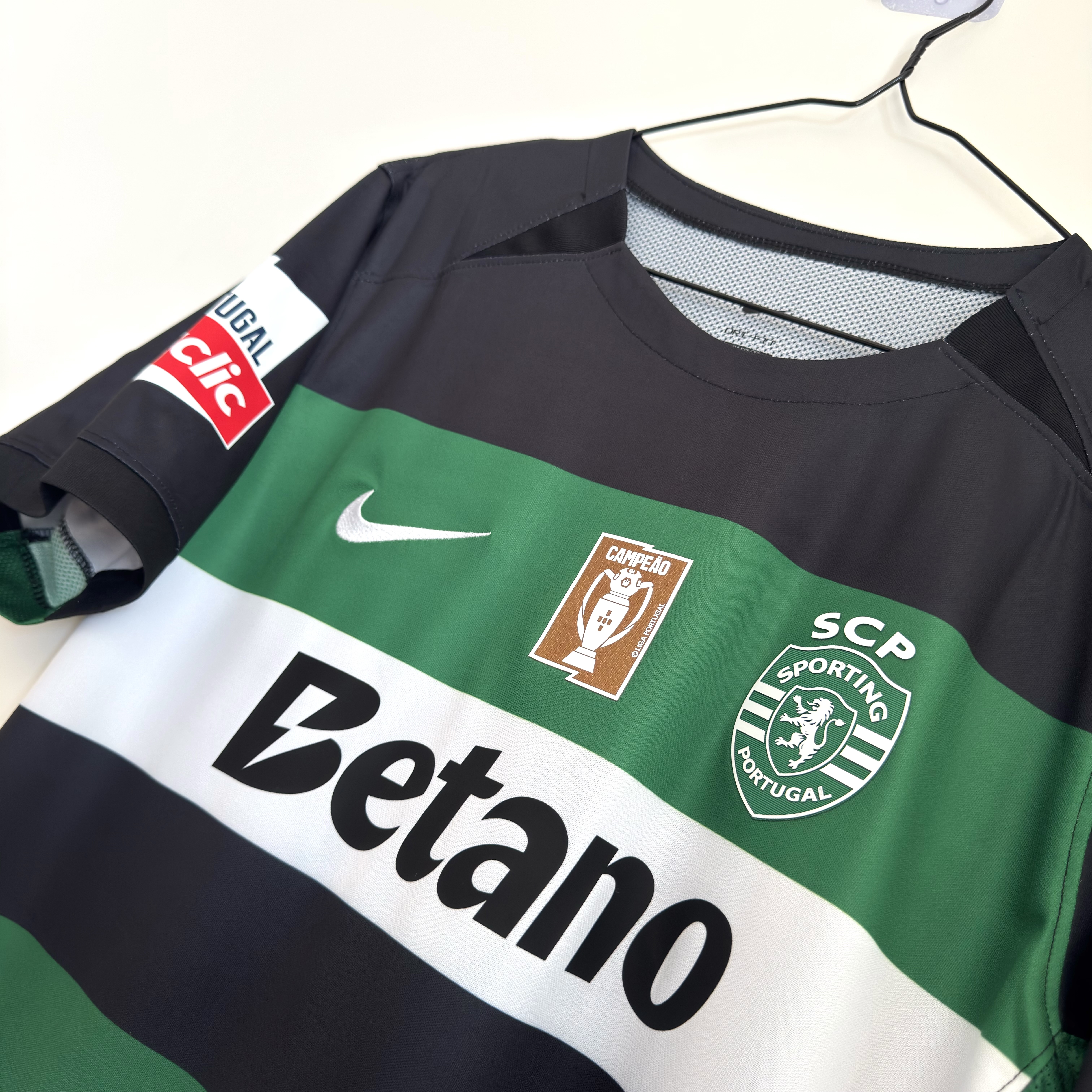 Camisola principal Sporting CP 2024/2025 - Gyökeres 9 - Versão adepto - Tamanho M 6
