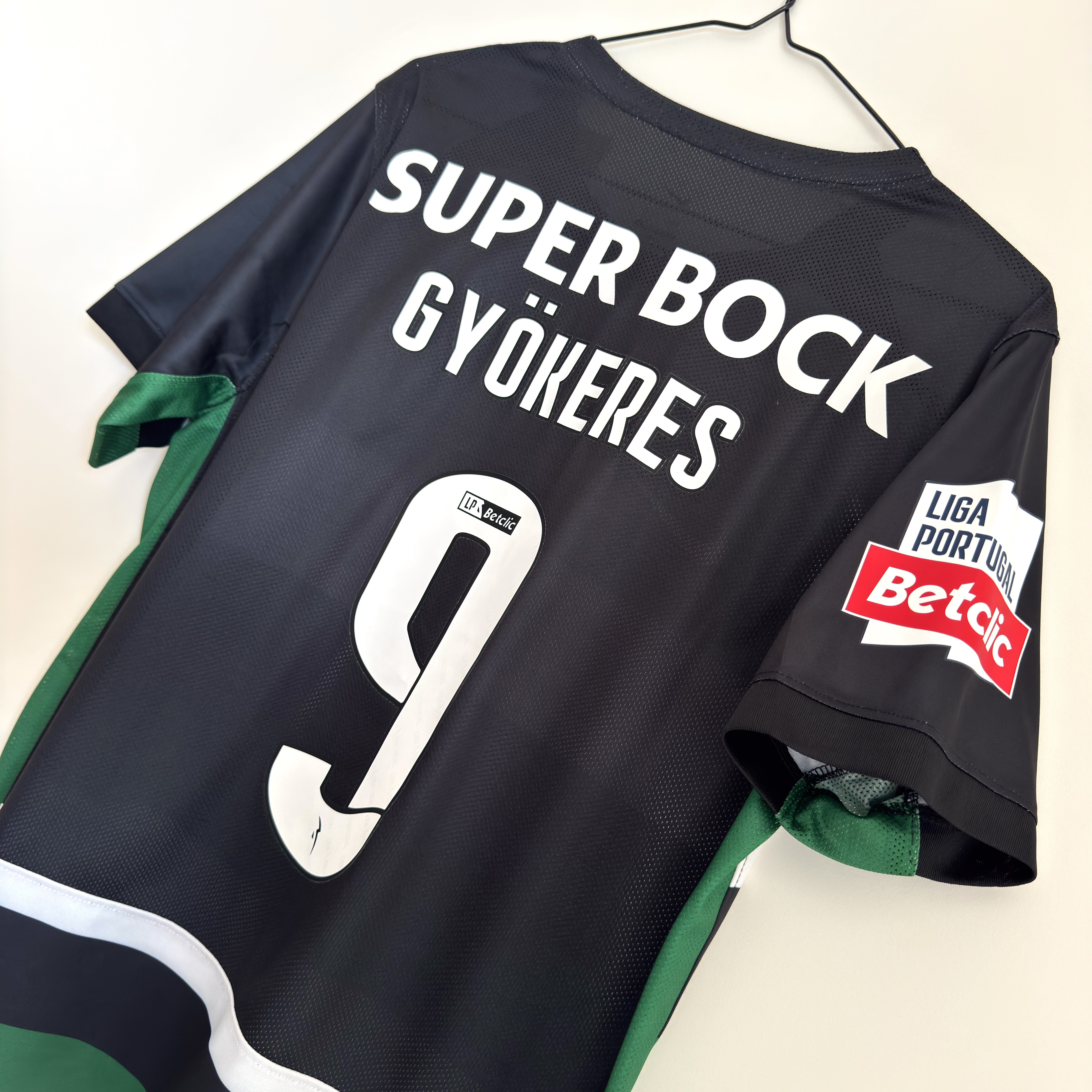 Camisola principal Sporting CP 2024/2025 - Gyökeres 9 - Versão adepto - Tamanho M 5