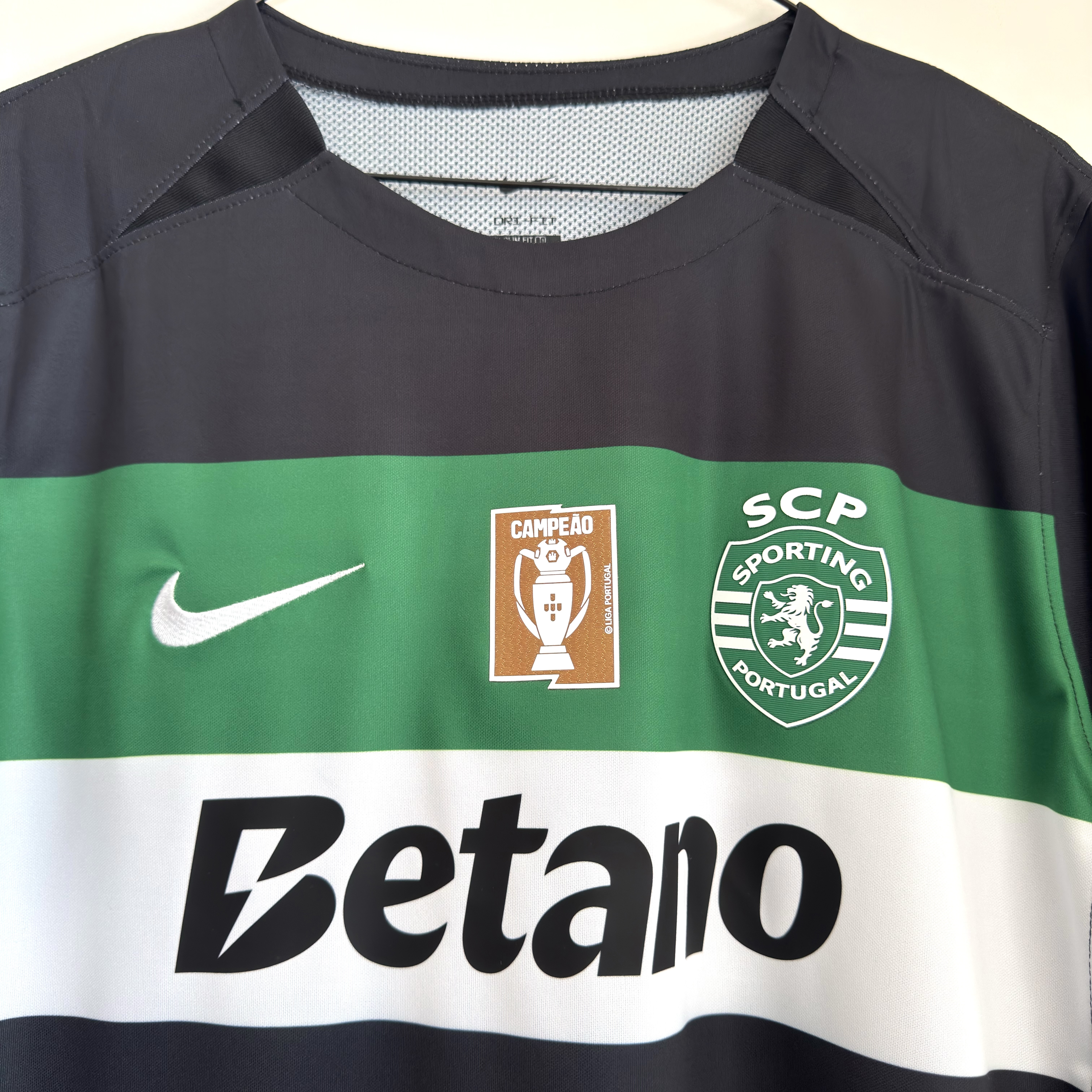 Camisola principal Sporting CP 2024/2025 - Gyökeres 9 - Versão adepto - Tamanho M 7