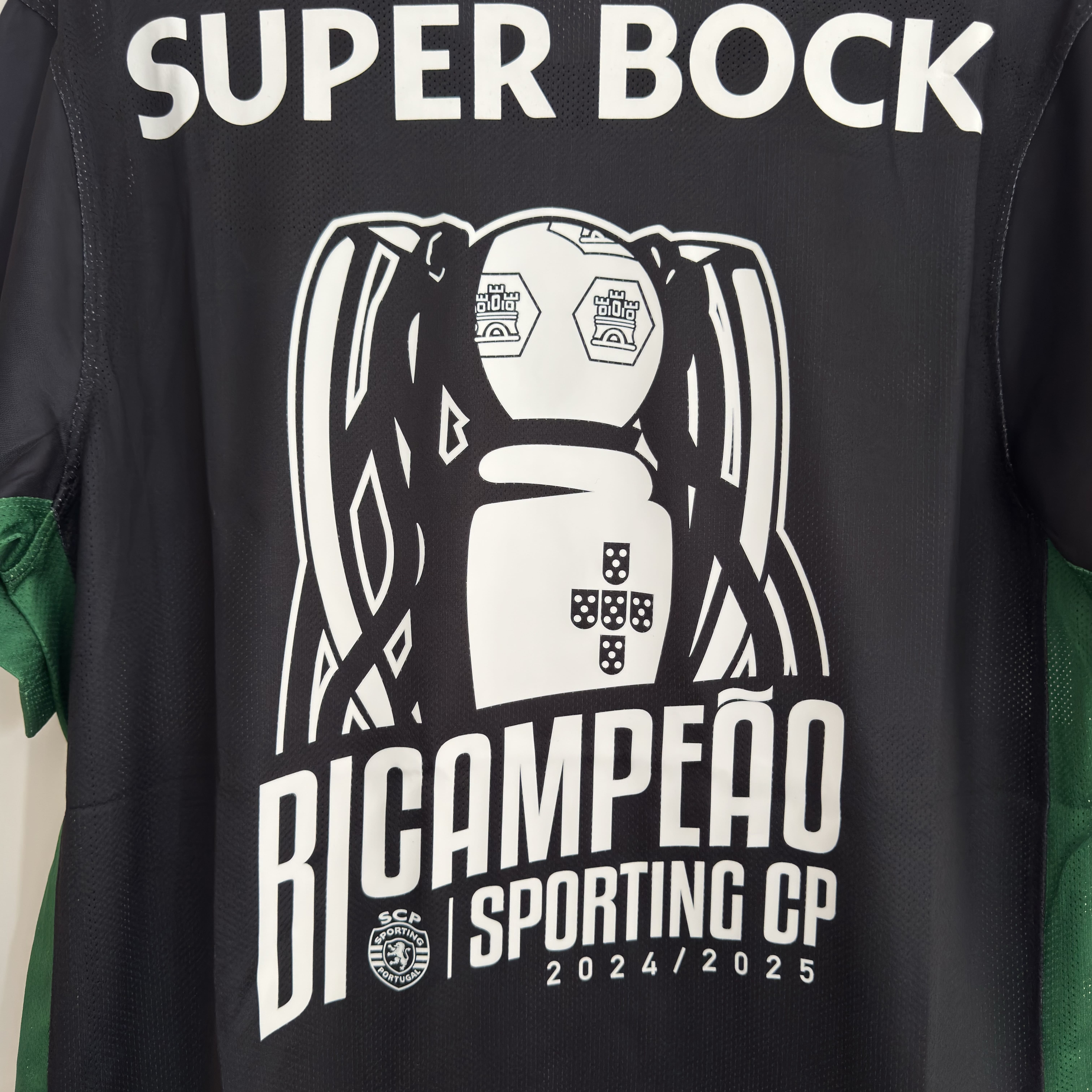 Camisola principal Sporting CP 2024/2025 Bicampeão Nacional - Versão adepto  4