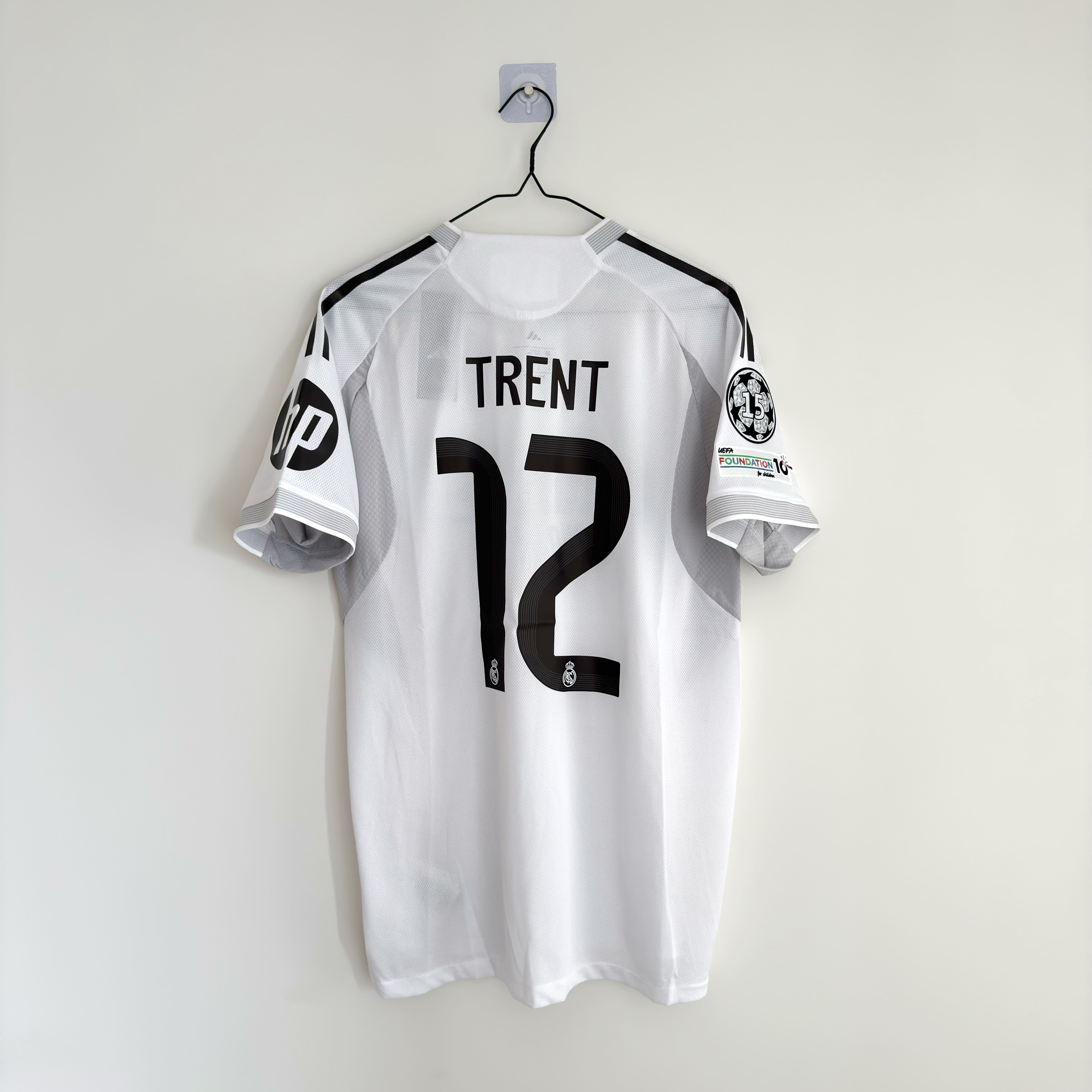 Camisola principal Real Madrid 2025/2026 - Trent 12 - Versão jogador - Tamanho M 1