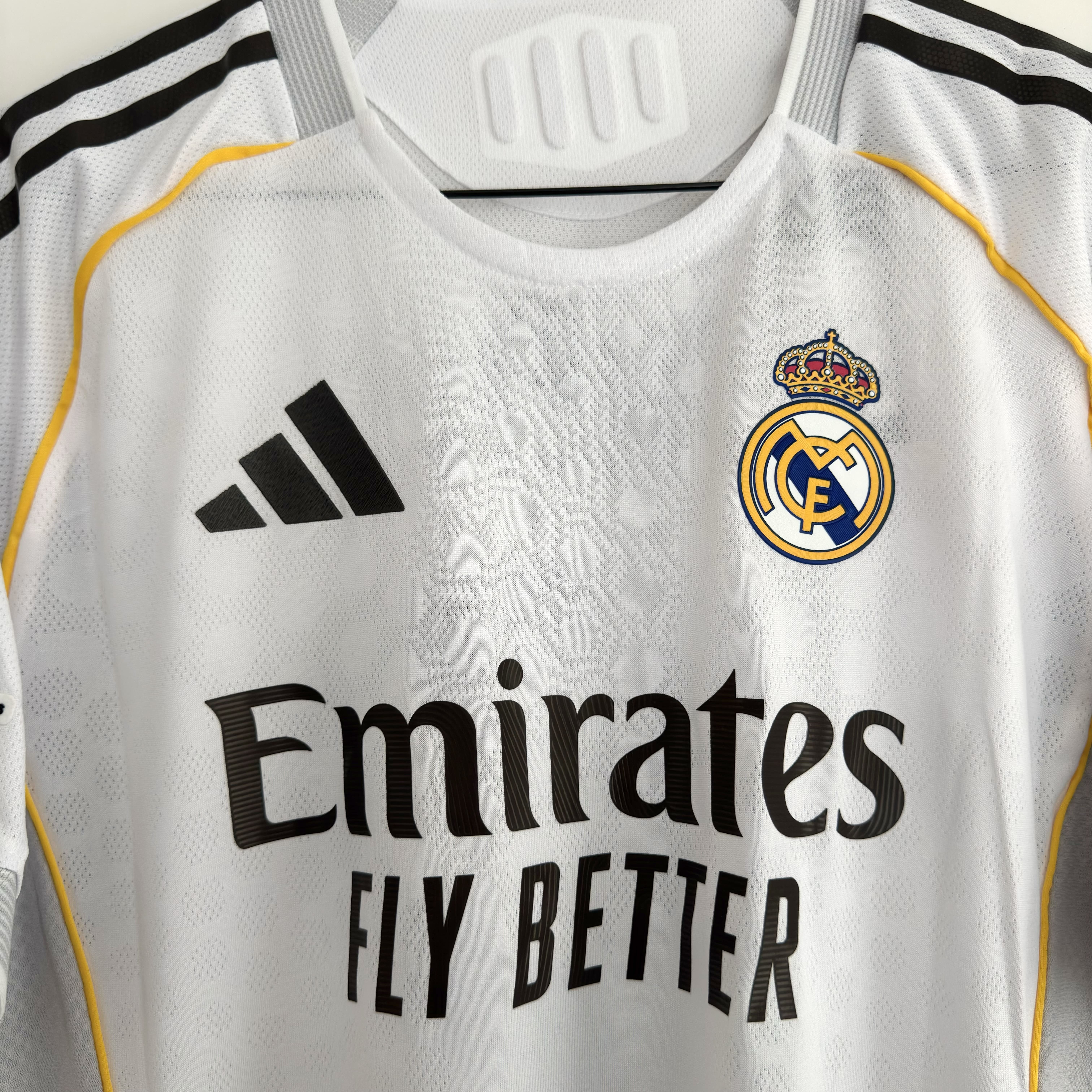 Camisola principal Real Madrid 2025/2026 - Trent 12 - Versão jogador - Tamanho M 4