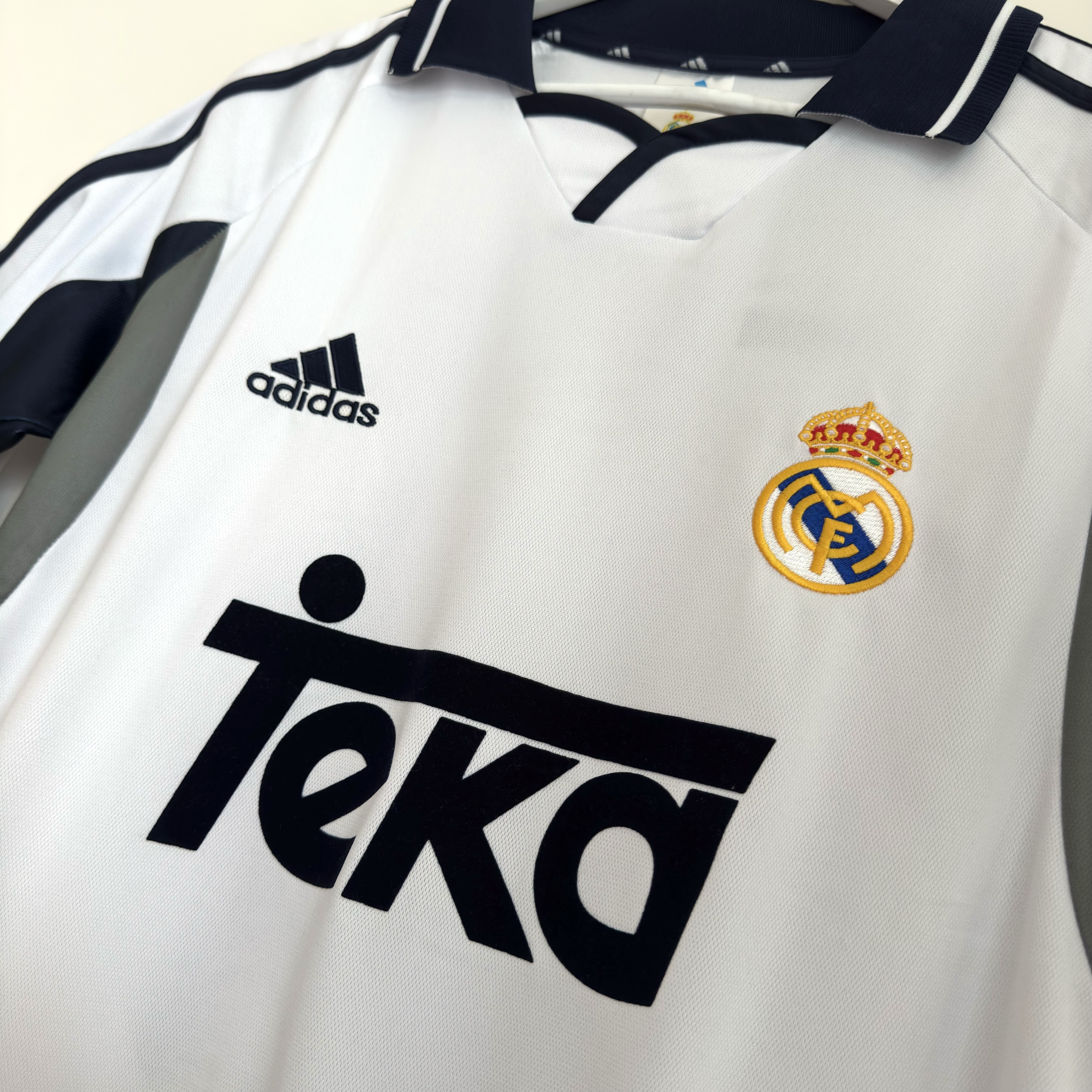 Camisola principal Real Madrid 2000/2001 - Figo 10 - Versão adepto - Tamanho M 4