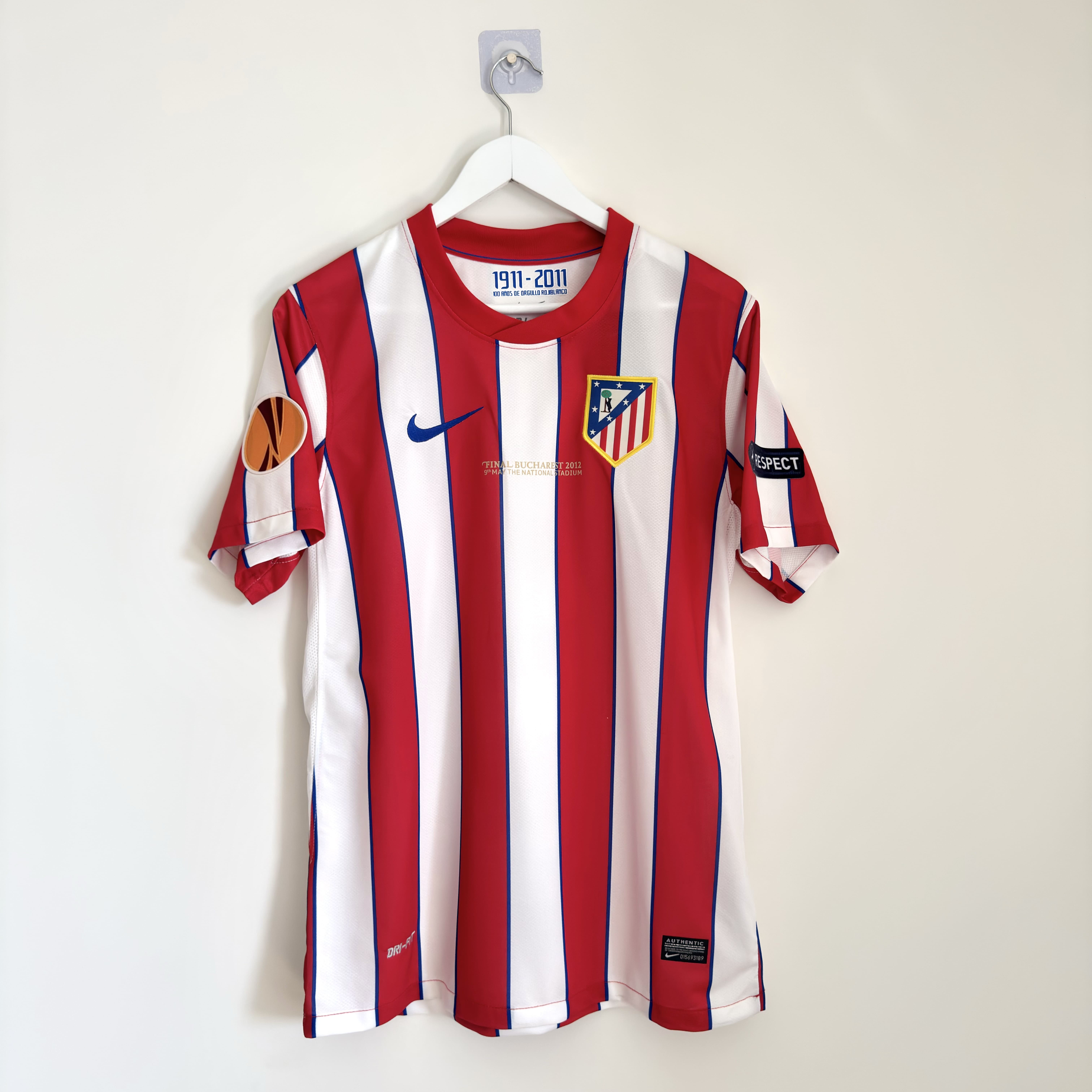 Camisola principal Atlético de Madrid Final Liga Europa 2011/2012 - Falcao 9 - Versão adepto - Tamanho M 2