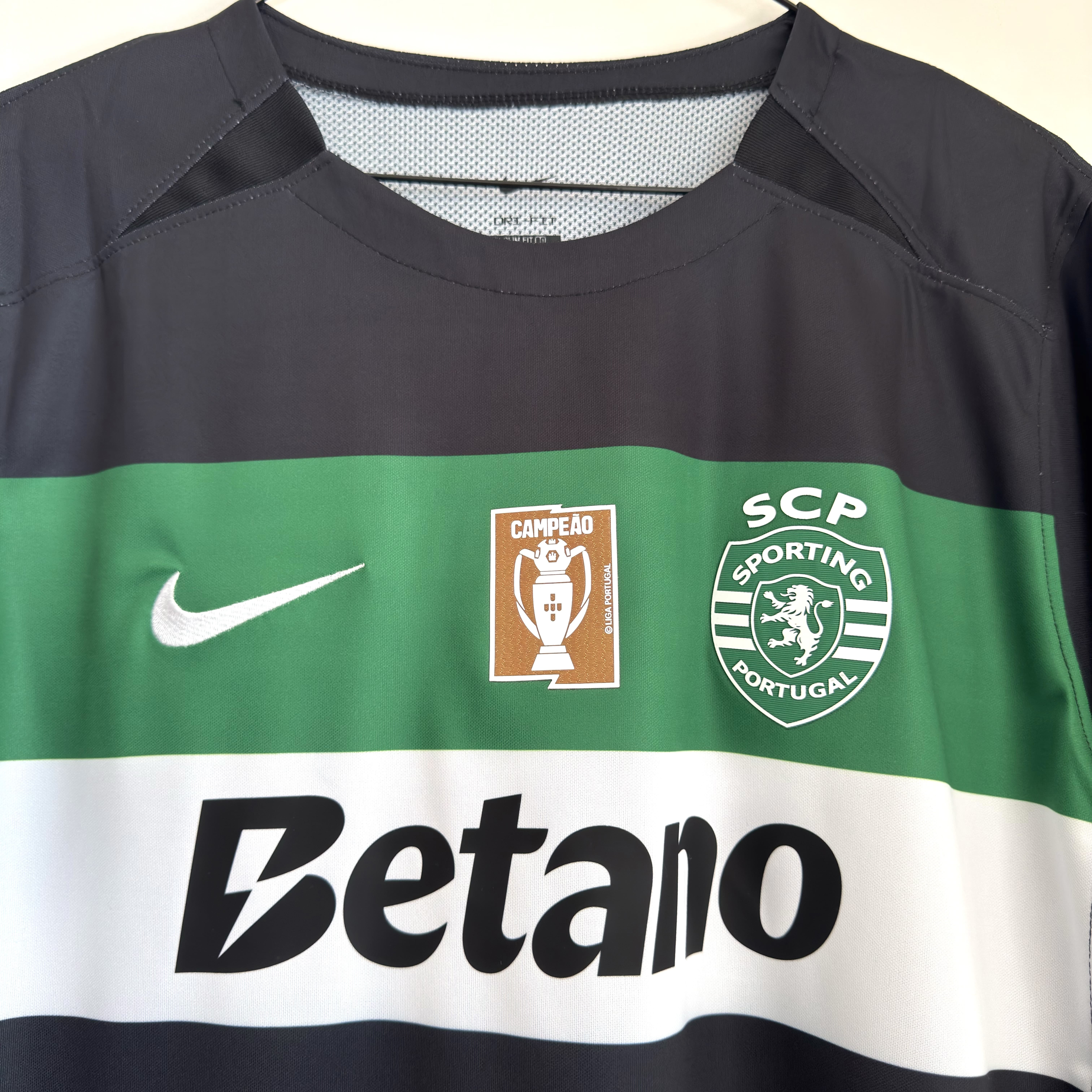 Camisola principal Sporting CP 2024/2025 - Gyökeres 9 - Versão adepto - Tamanho M 6