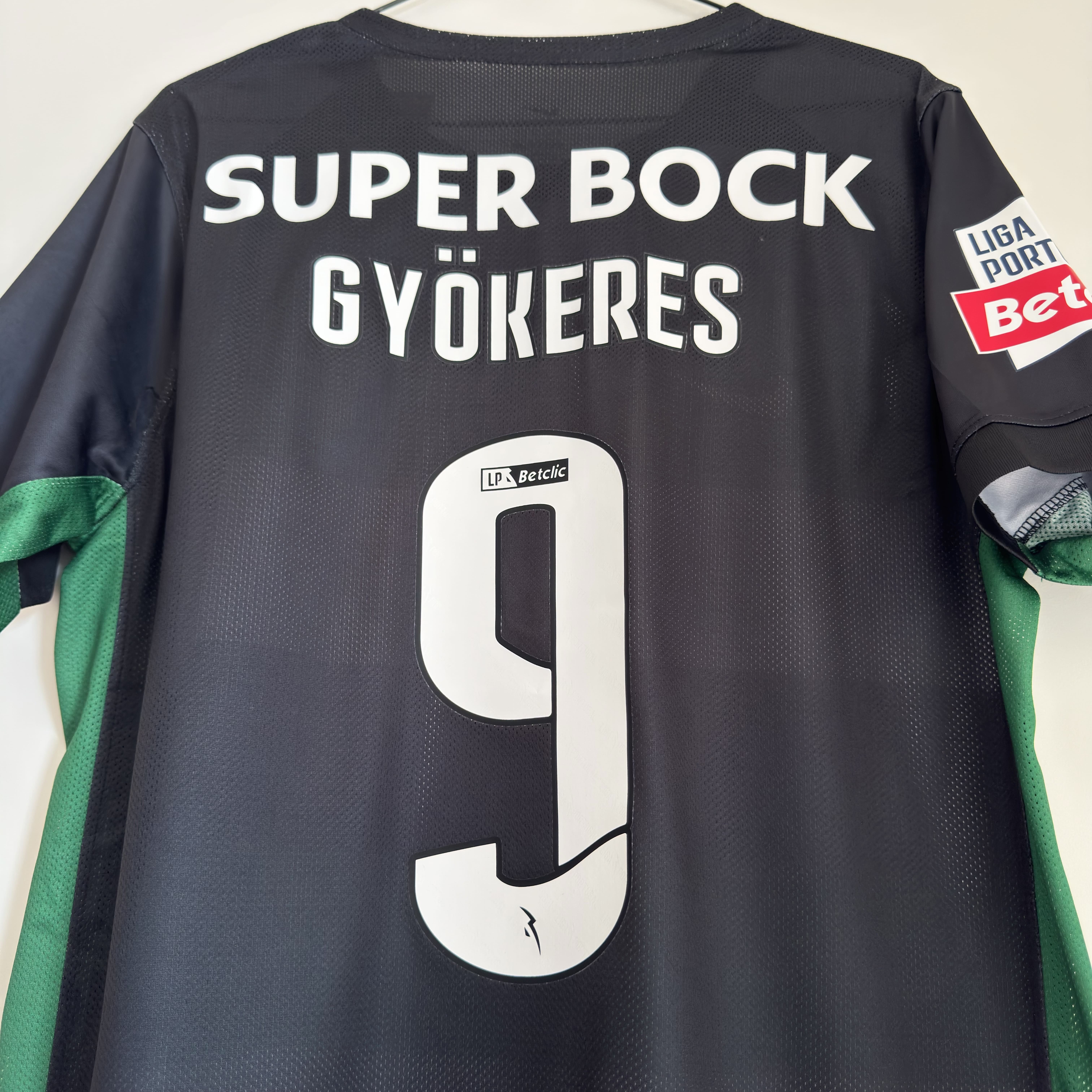 Camisola principal Sporting CP 2024/2025 - Gyökeres 9 - Versão adepto - Tamanho M 4