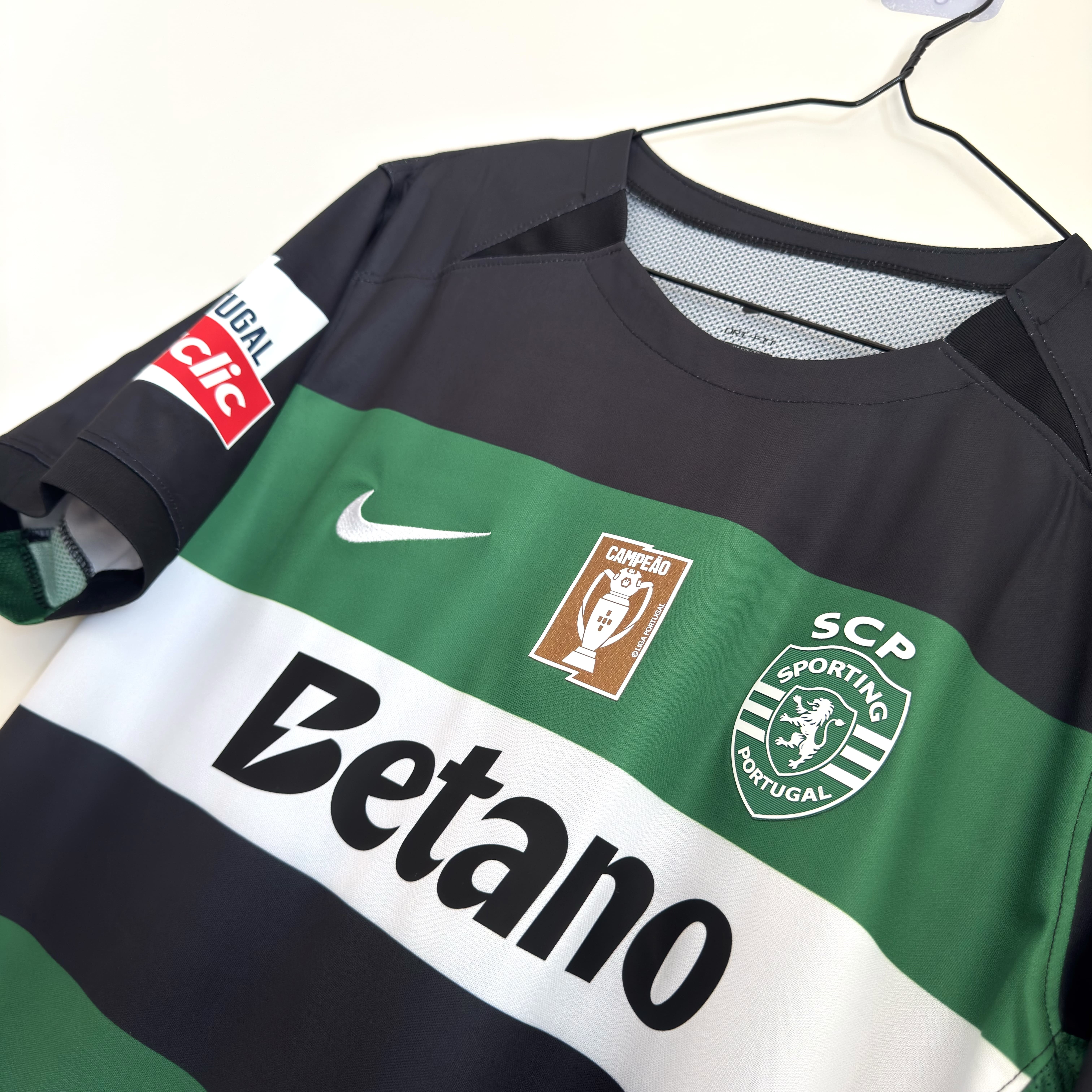 Camisola principal Sporting CP 2024/2025 - Gyökeres 9 - Versão adepto - Tamanho M 8