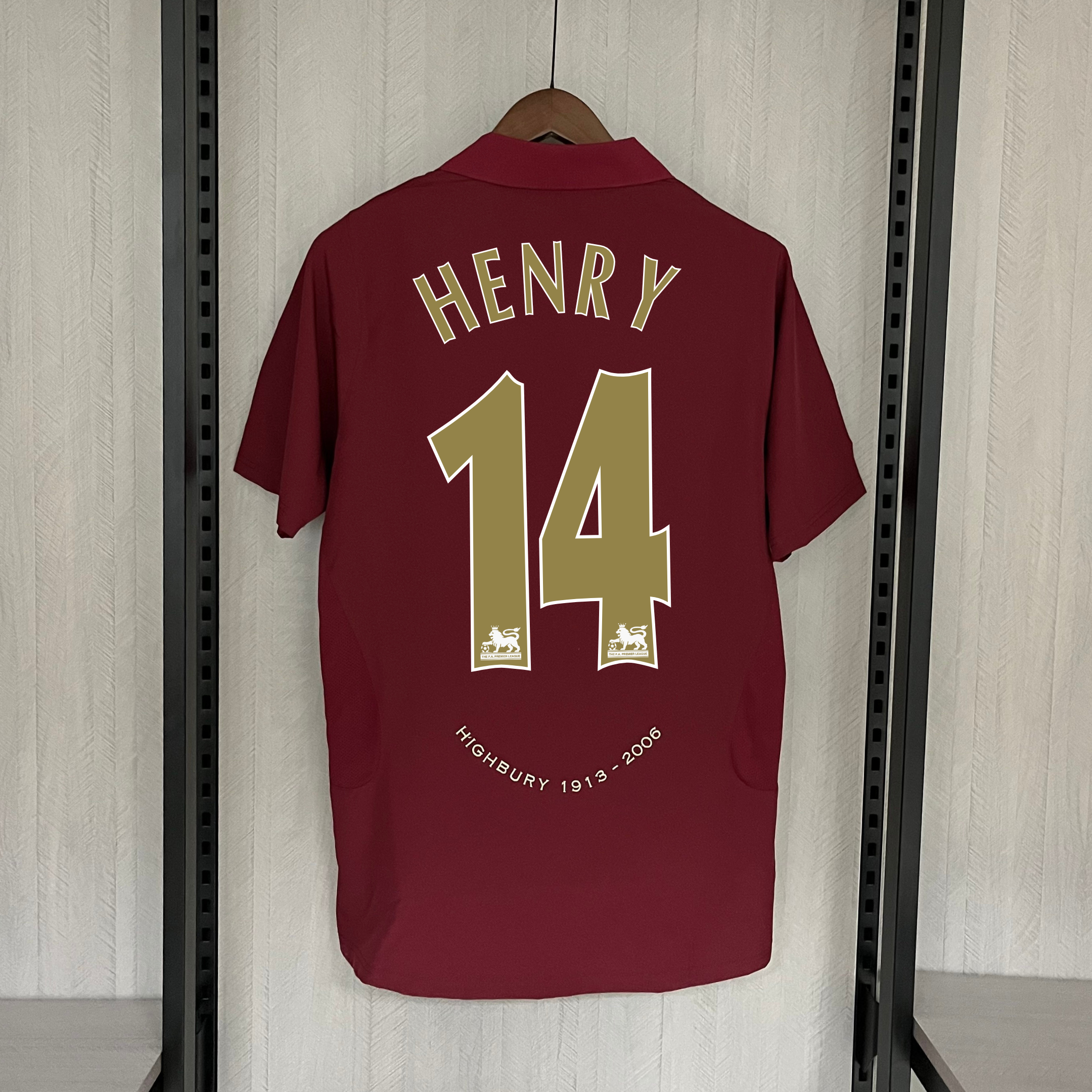 Camisola principal Arsenal 2005/2006 - Henry 14 - Versão adepto 3