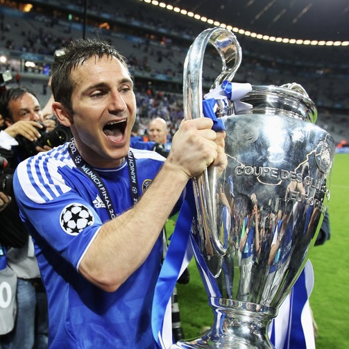 Camisola Chelsea 2011/2012 Final Champions League - Lampard 8 - Versão adepto 2