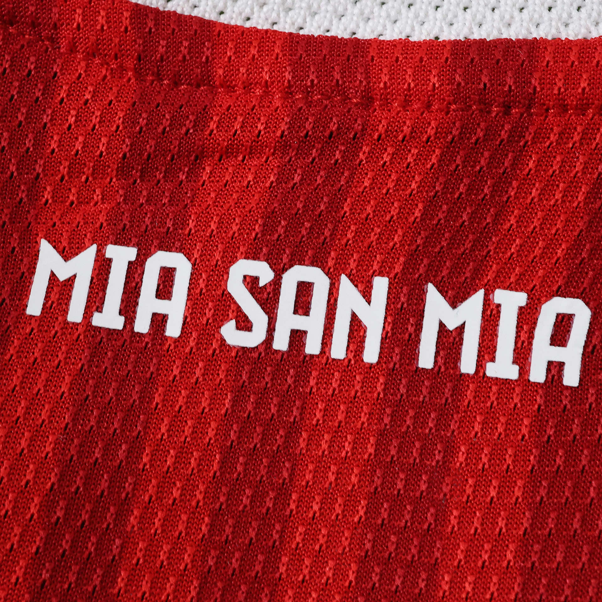 Camisola Principal Bayern Munique 26/27 - Versão jogador 14