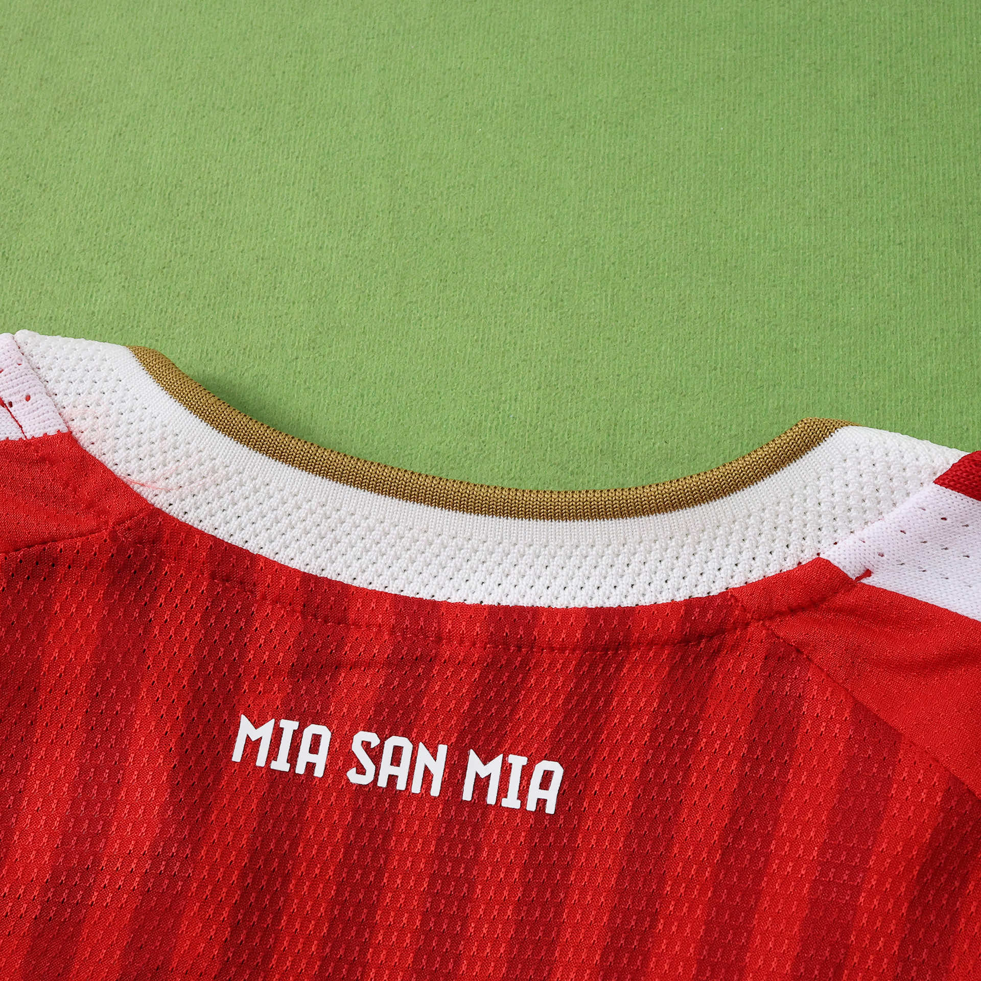 Camisola Principal Bayern Munique 26/27 - Versão jogador 13