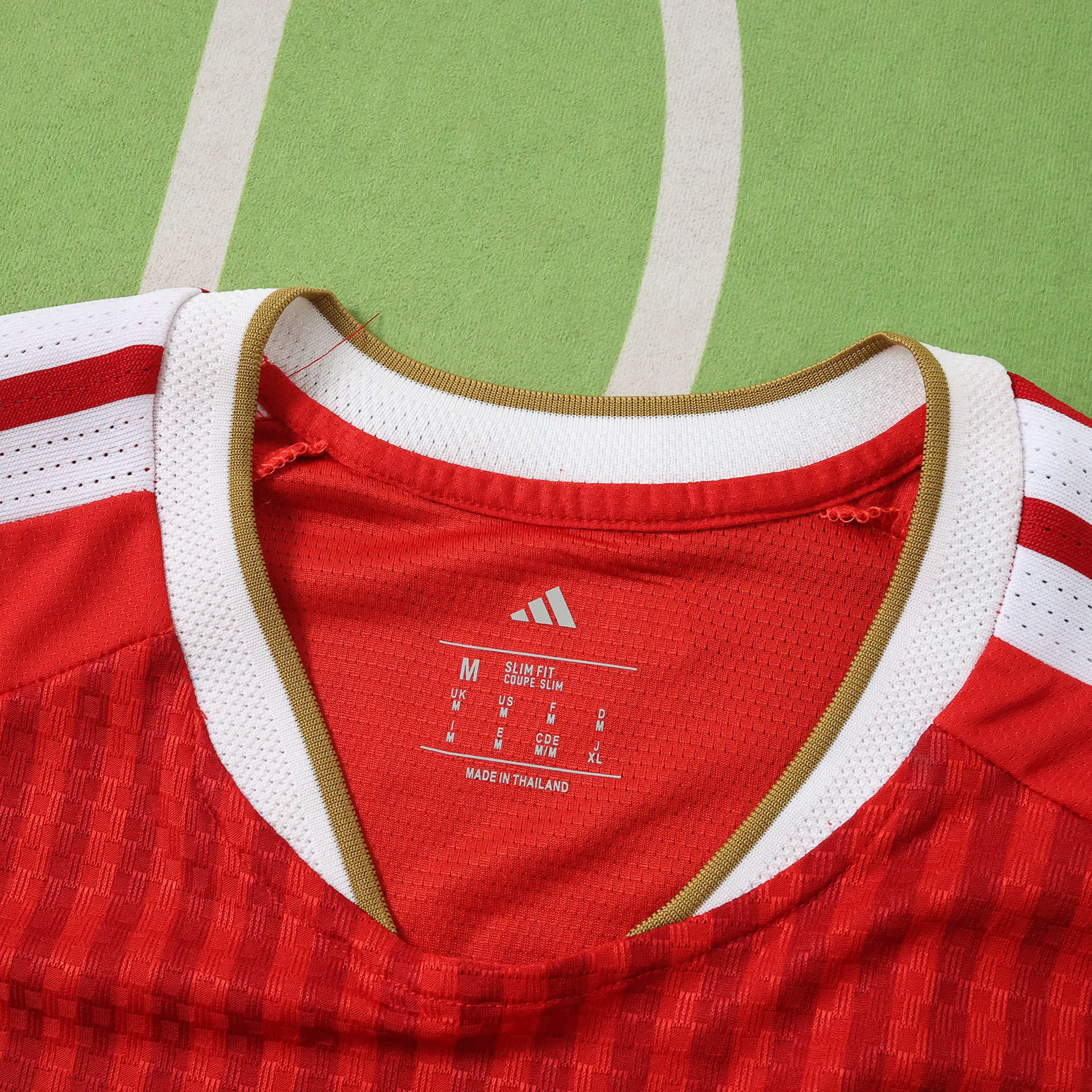 Camisola Principal Bayern Munique 26/27 - Versão jogador 6