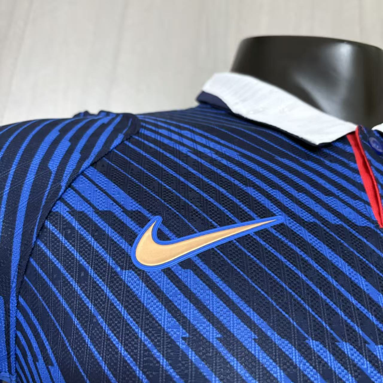 Camisola principal França Mundial 2026 - Versão jogador 4