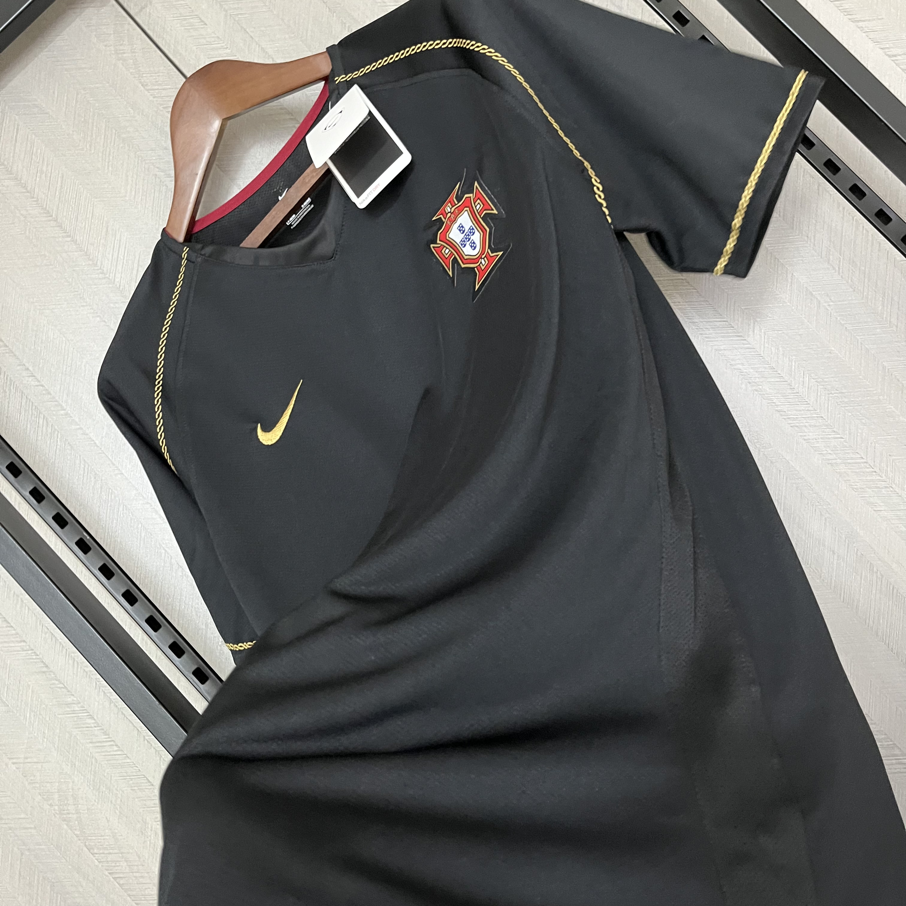 Camisola alternativa Portugal 2006 - C.Ronaldo 17 - Versão adepto 8