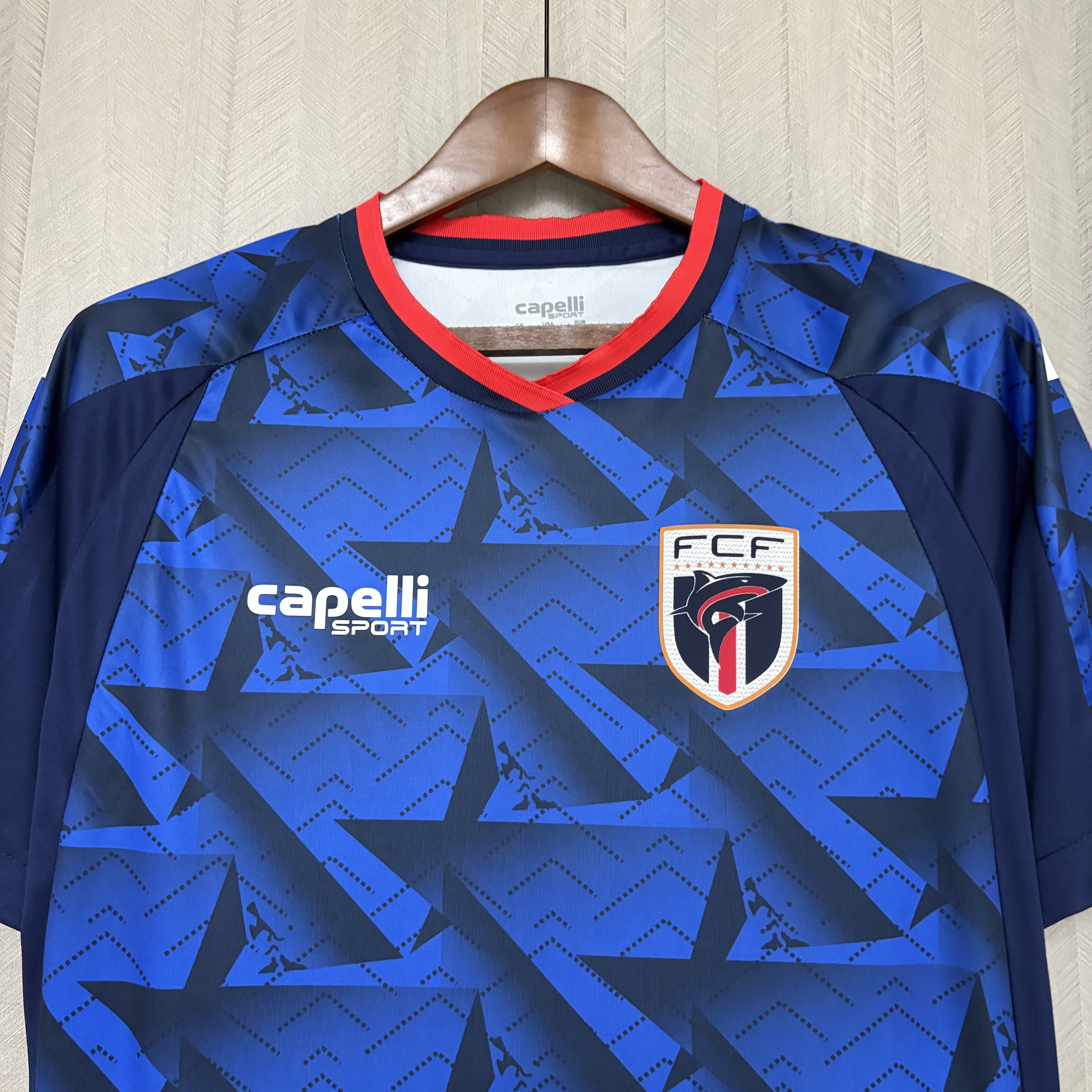 Camisola Principal Cabo Verde Mundial 2026 - Versão adepto 6