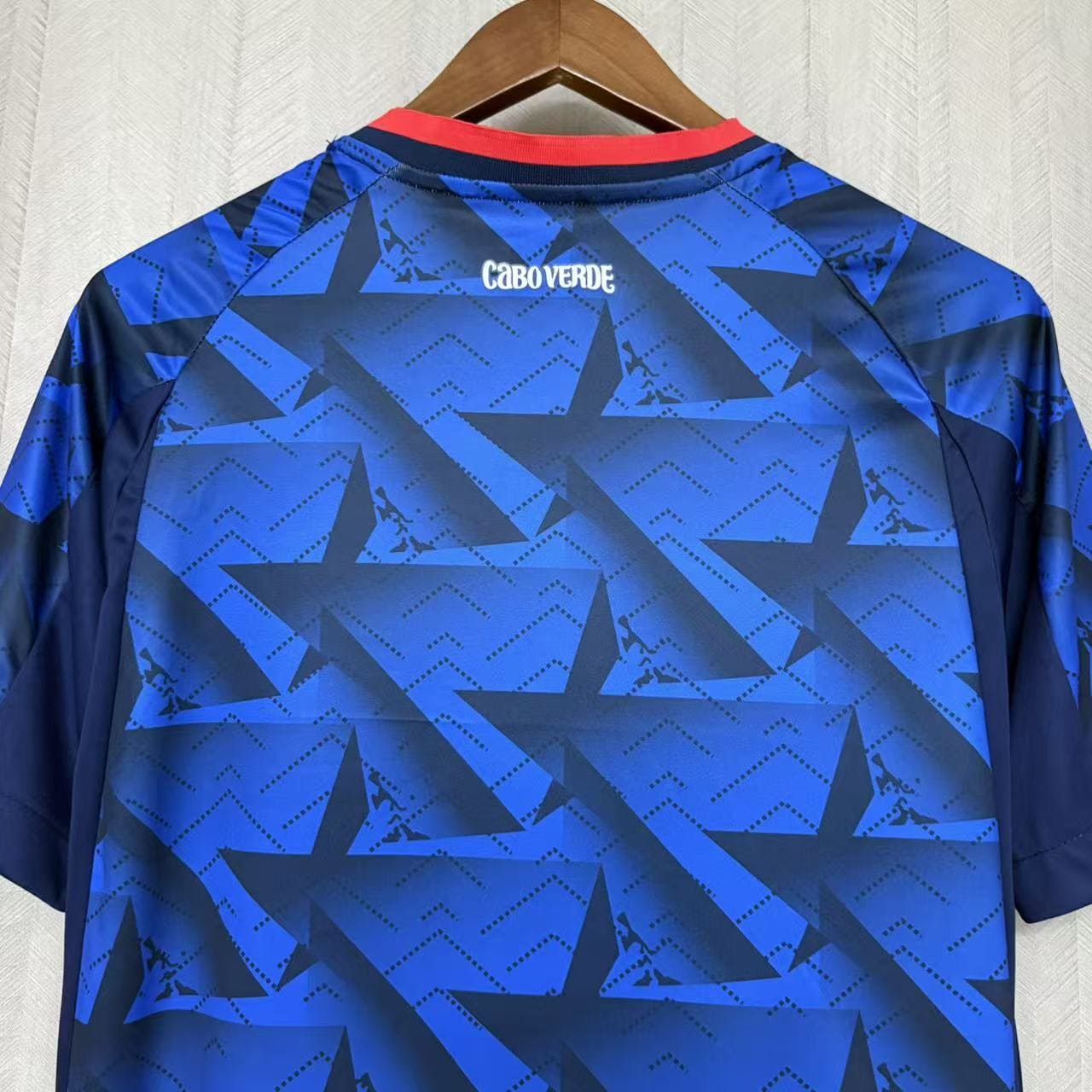 Camisola Principal Cabo Verde Mundial 2026 - Versão adepto 8
