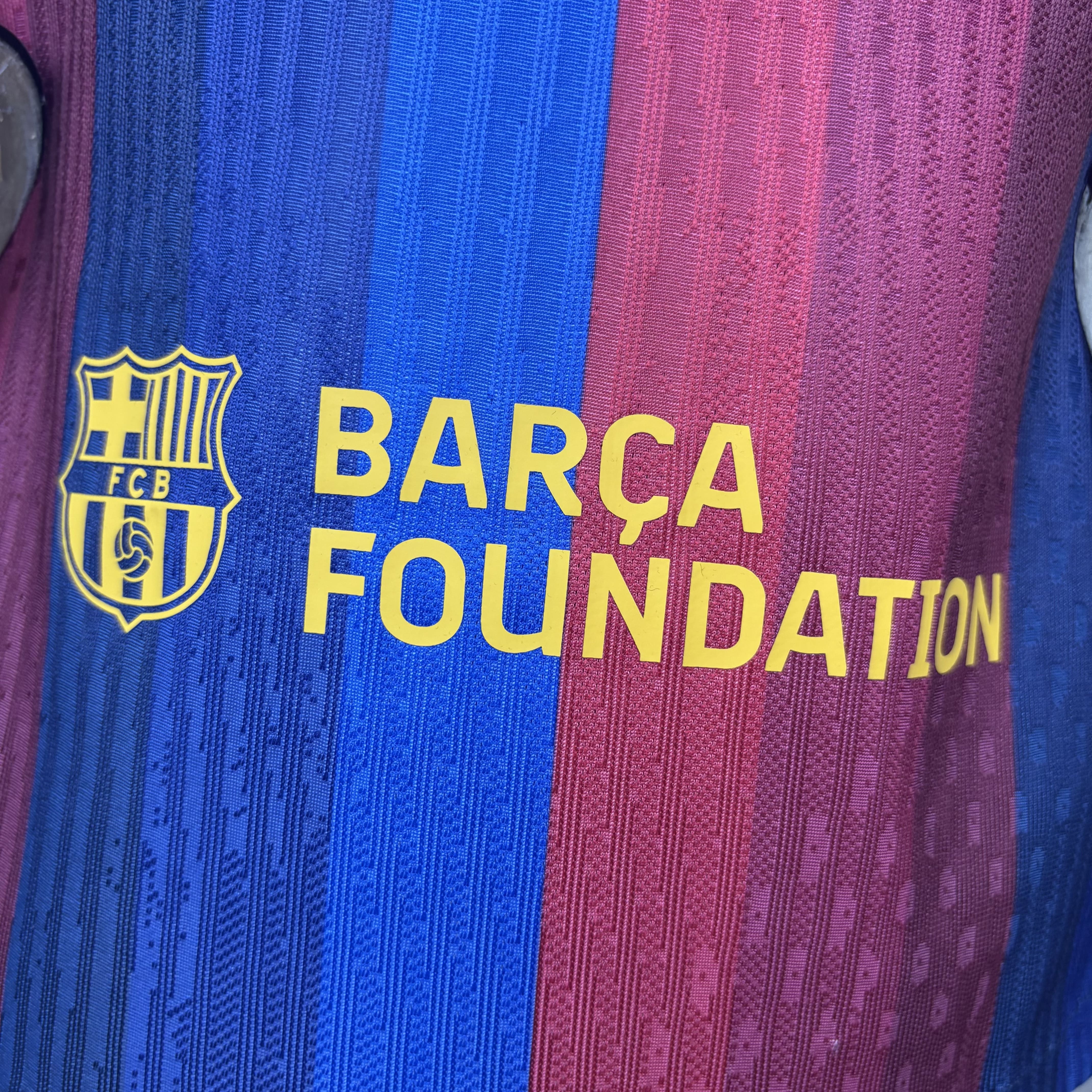 Camisola principal Barcelona 26/27 - Versão jogador 9