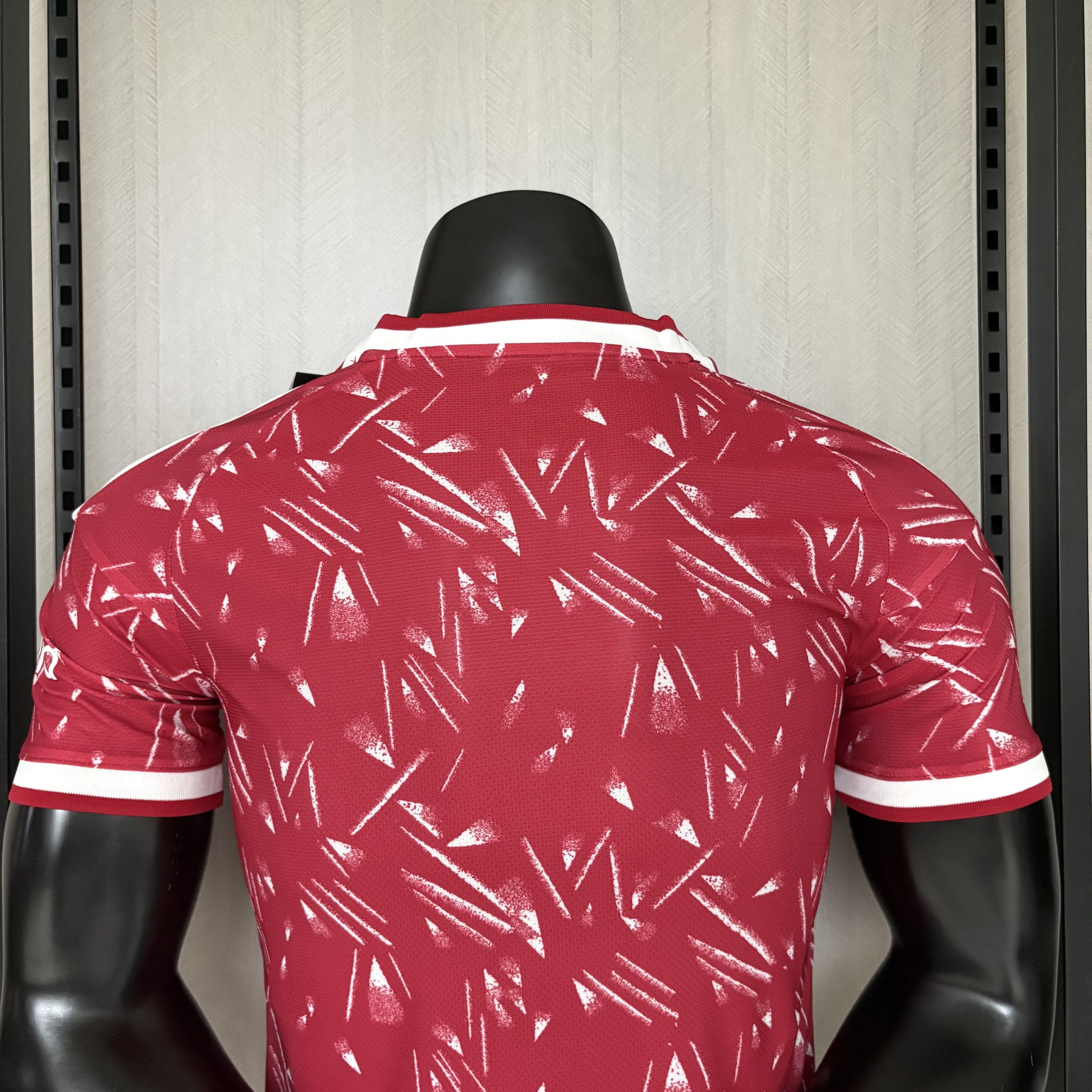 Camisola principal Liverpool 26/27 - Versão jogador 9