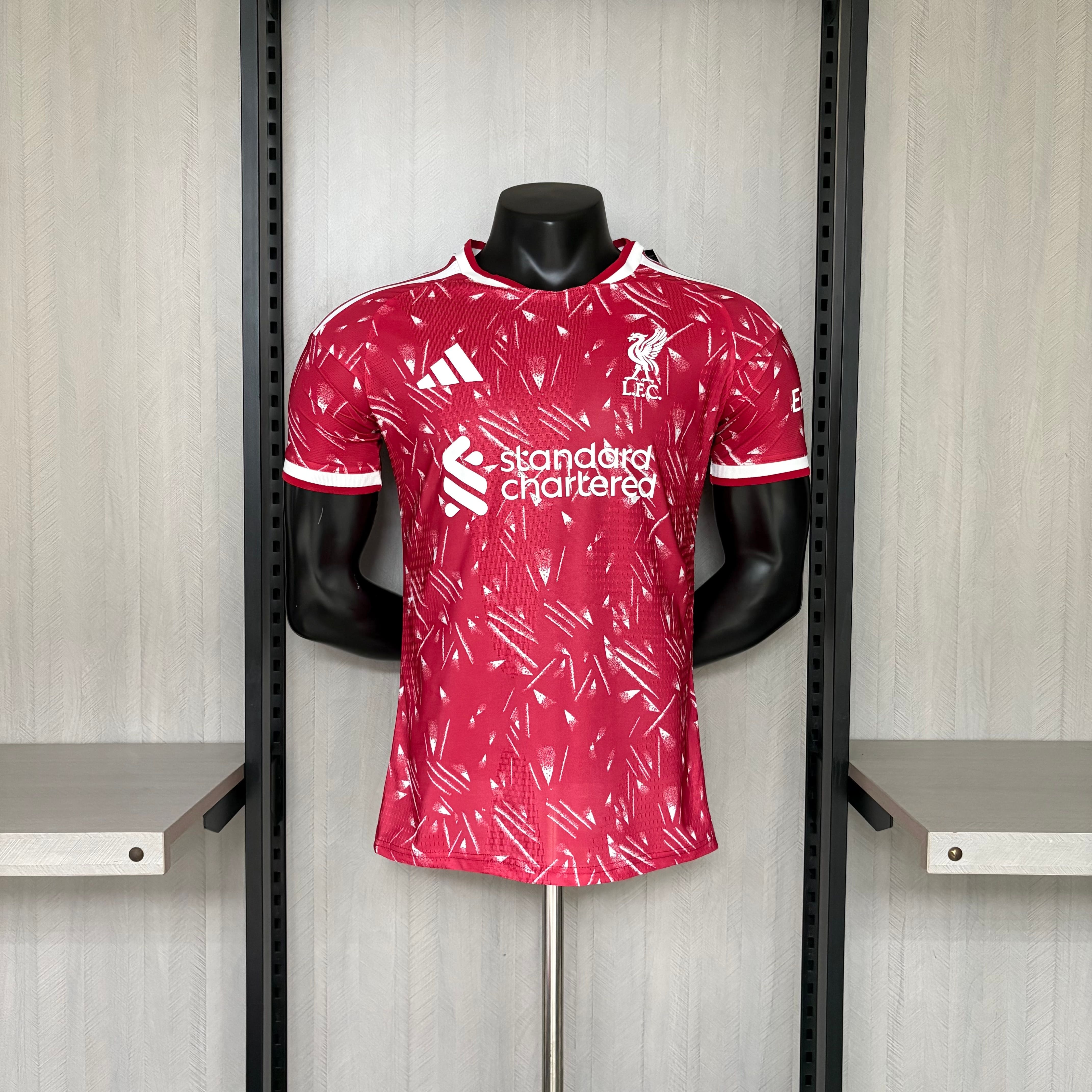 Camisola principal Liverpool 26/27 - Versão jogador 1