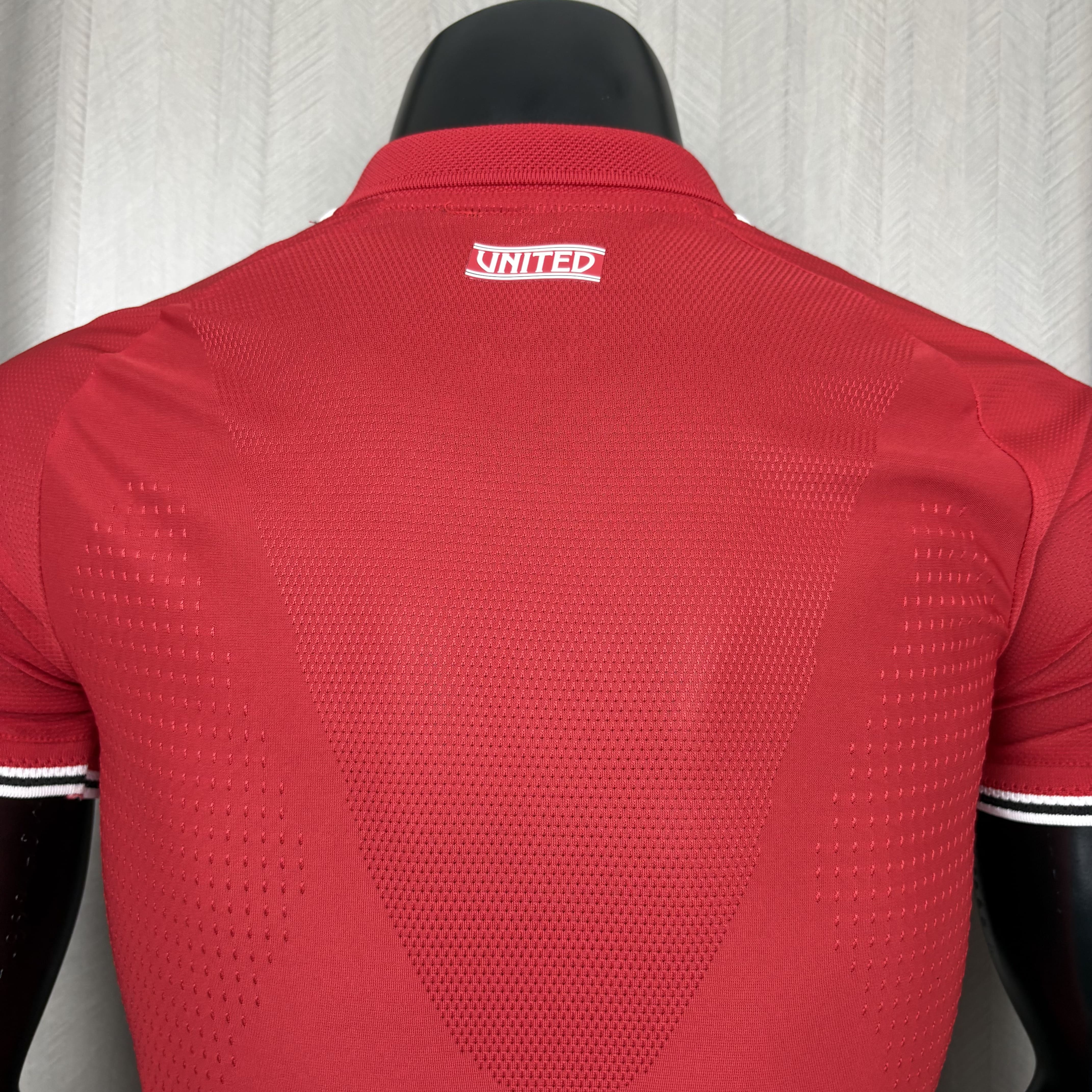 Camisola principal Manchester United 26/27 - Versão jogador 9