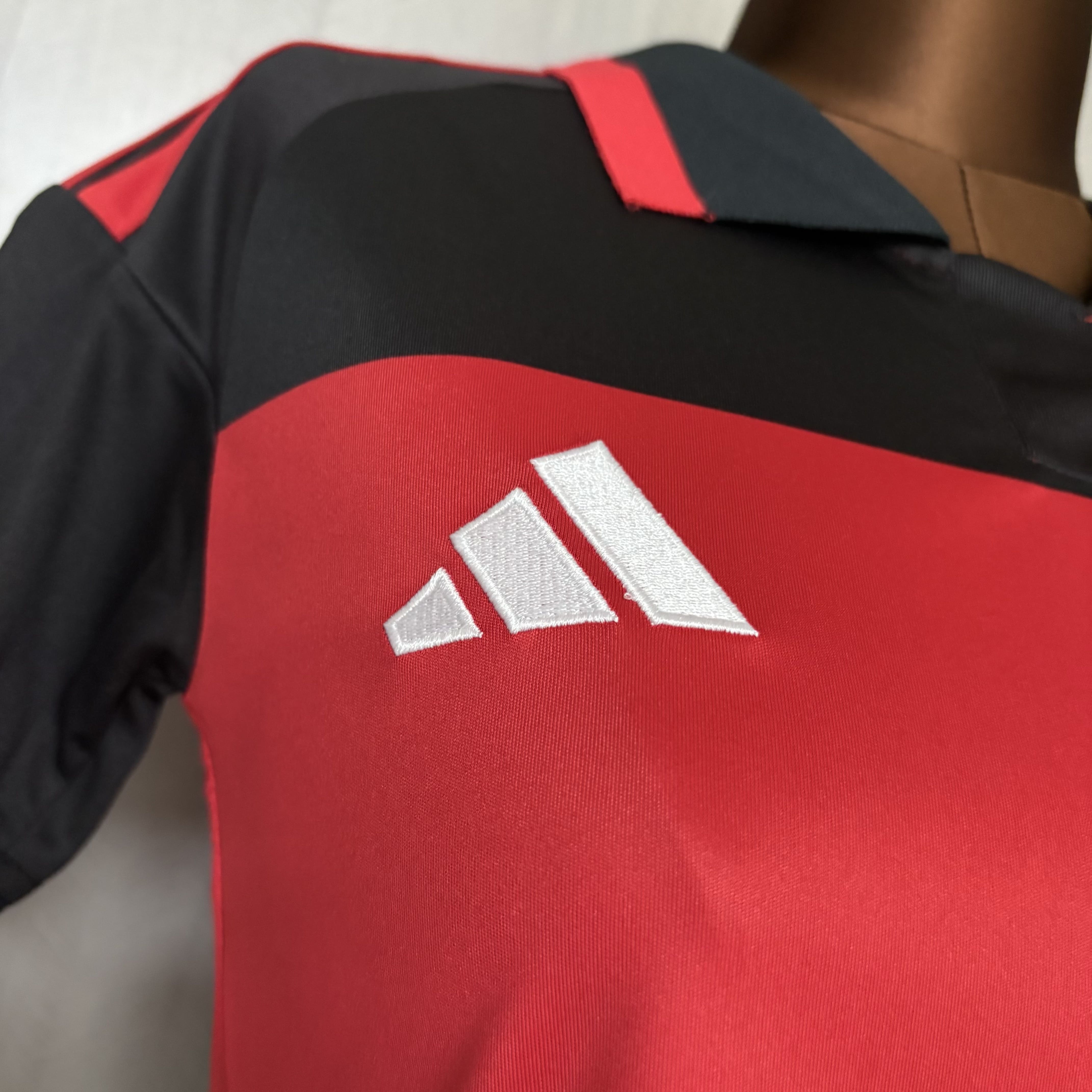 Camisola Principal Flamengo 2026/2027 - Versão feminina Modelo curto 4
