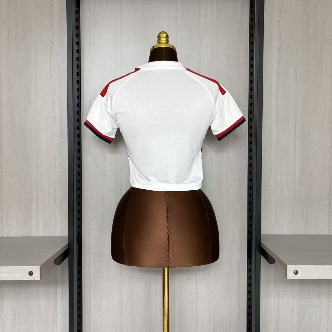 Camisola alternativa Flamengo 2026/2027 - Versão feminina Modelo curto 2