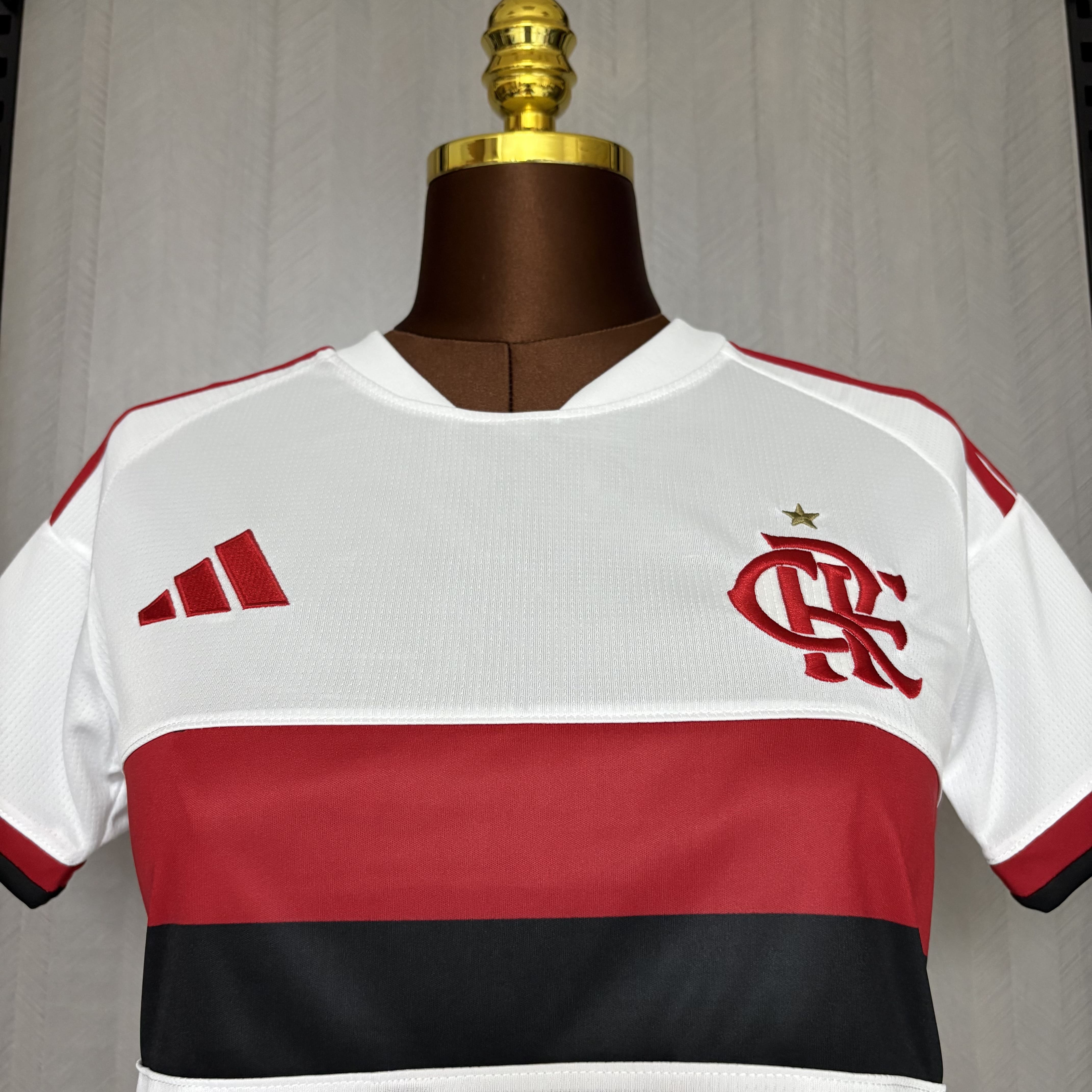 Camisola alternativa Flamengo 2026/2027 - Versão feminina Modelo curto 7